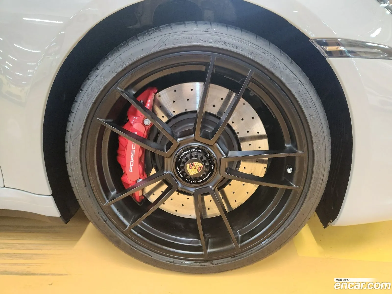 Porsche 911 2023 — 4