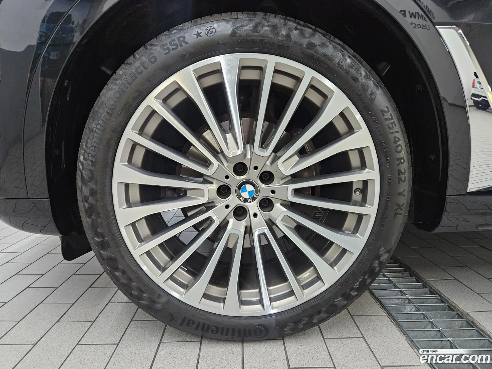 BMW X7 2022 — 7