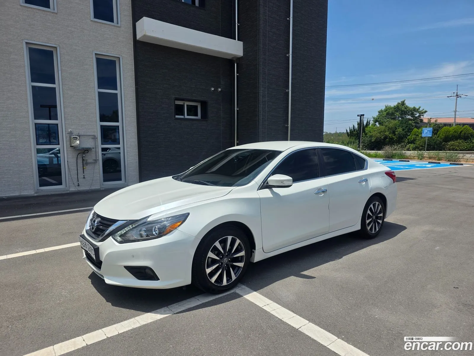 Nissan Altima 2017 — 10