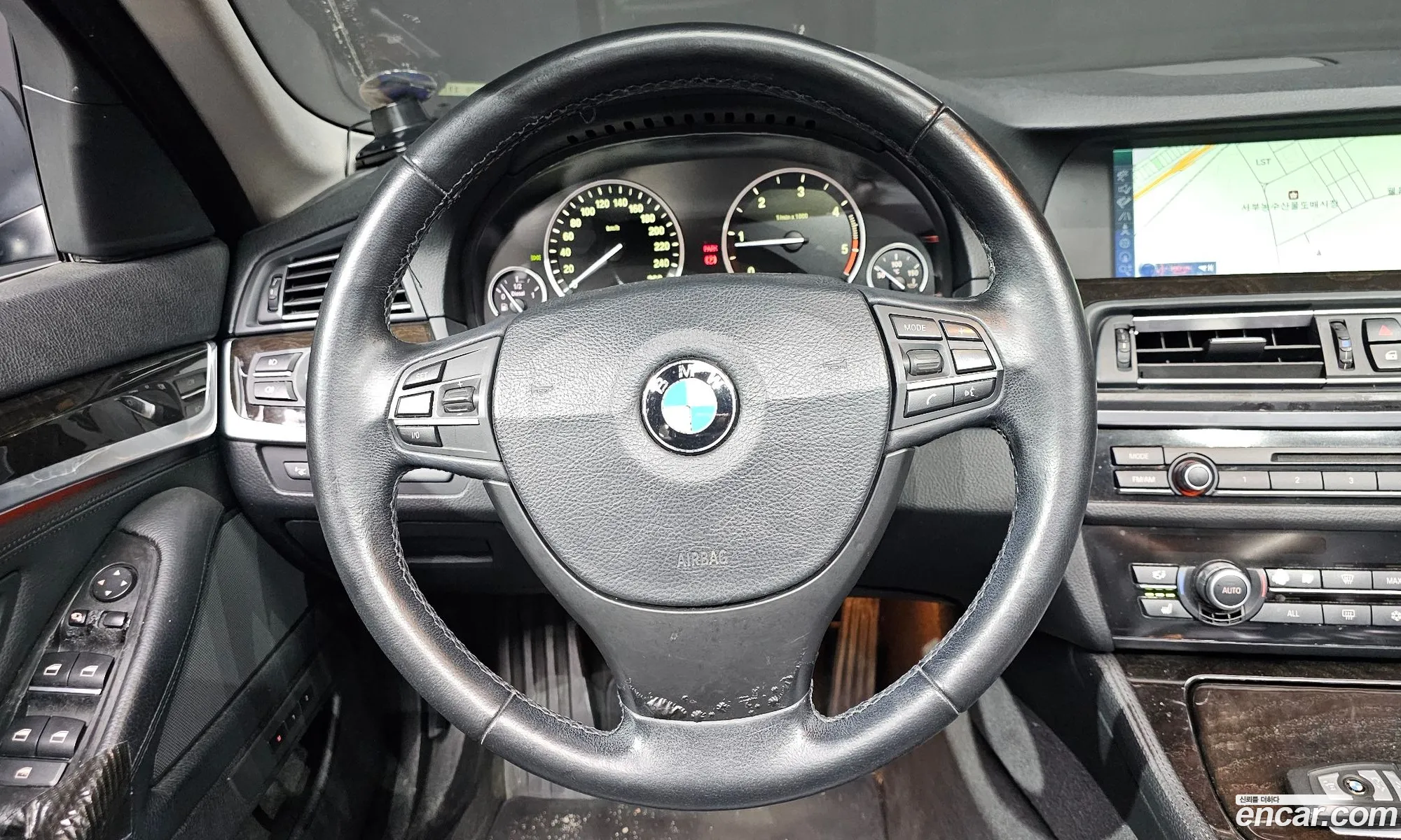 BMW 5 Series 2011 WBAFW1102BDU24687 — 12