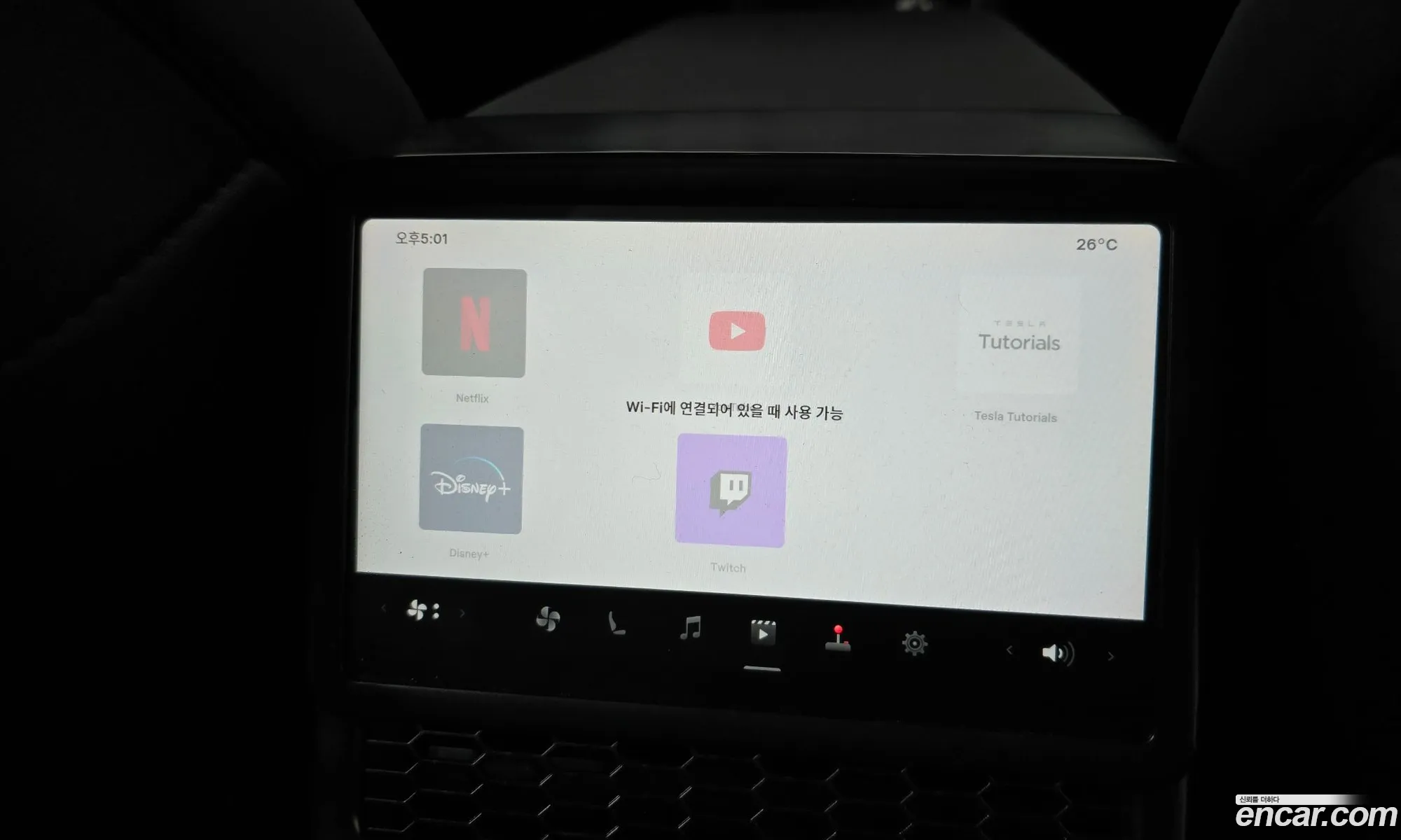 Tesla Model Y 2025 LRWYGCEK3SC285835 — 19