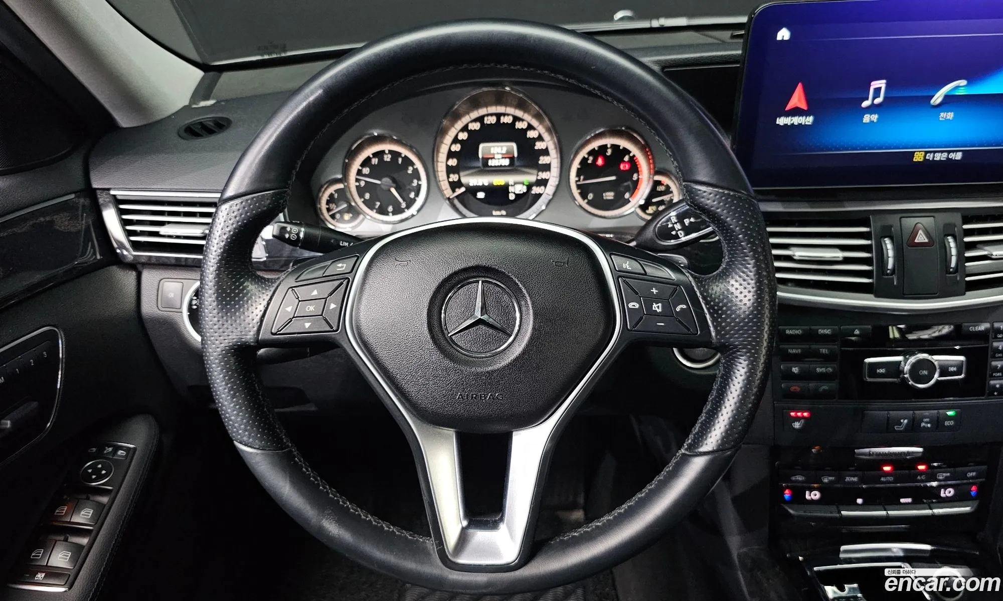 Mercedes-Benz E-Class W212 2013 WDDHF0CB1DA748745 — 17
