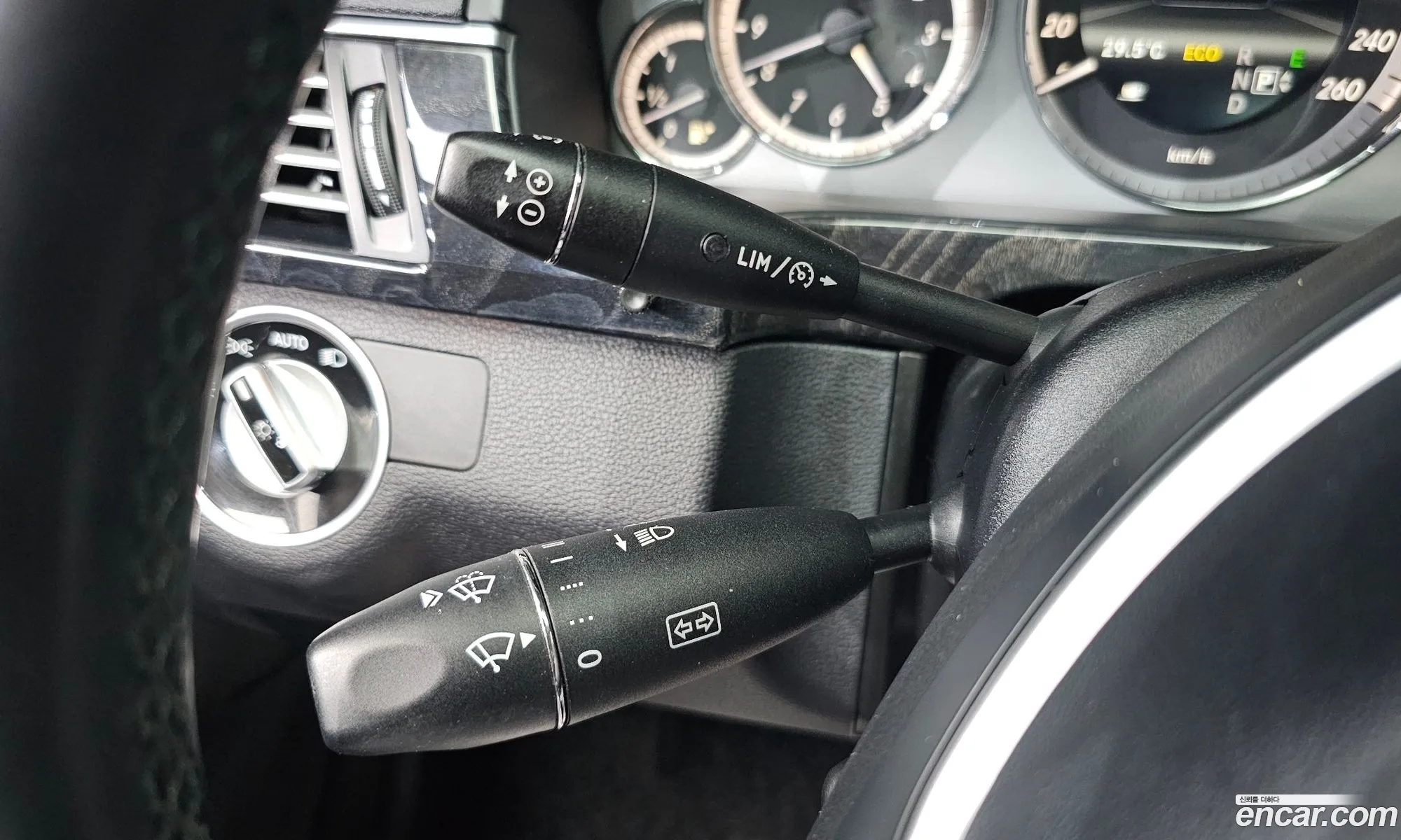 Mercedes-Benz E-Class W212 2013 WDDHF0CB1DA748745 — 18
