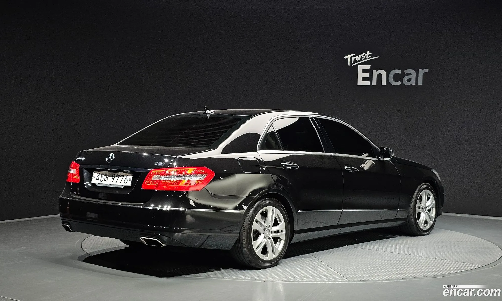 Mercedes-Benz E-Class W212 2013 WDDHF0CB1DA748745 — 2