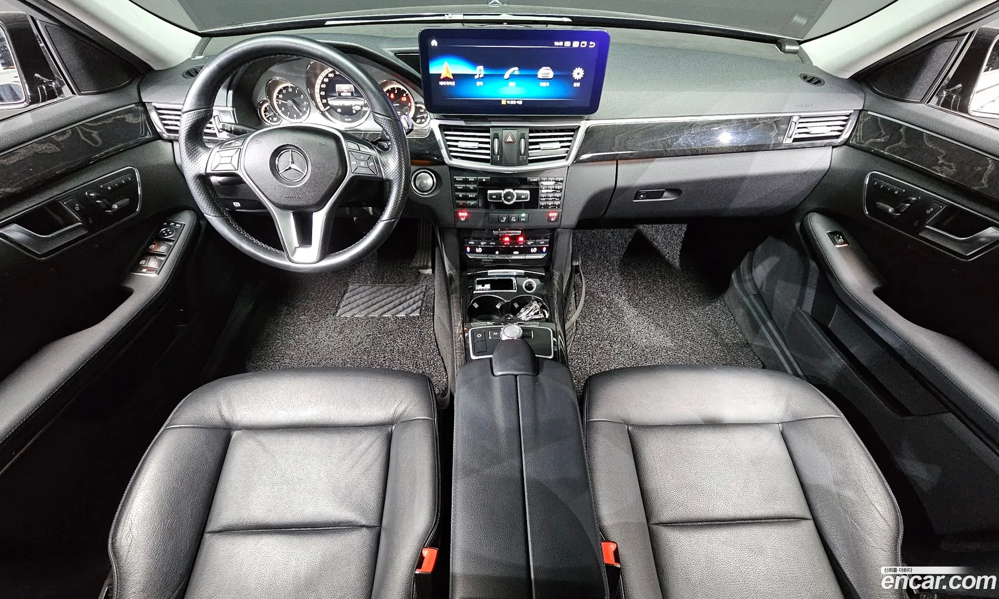 Mercedes-Benz E-Class W212 2013 WDDHF0CB1DA748745 — 14
