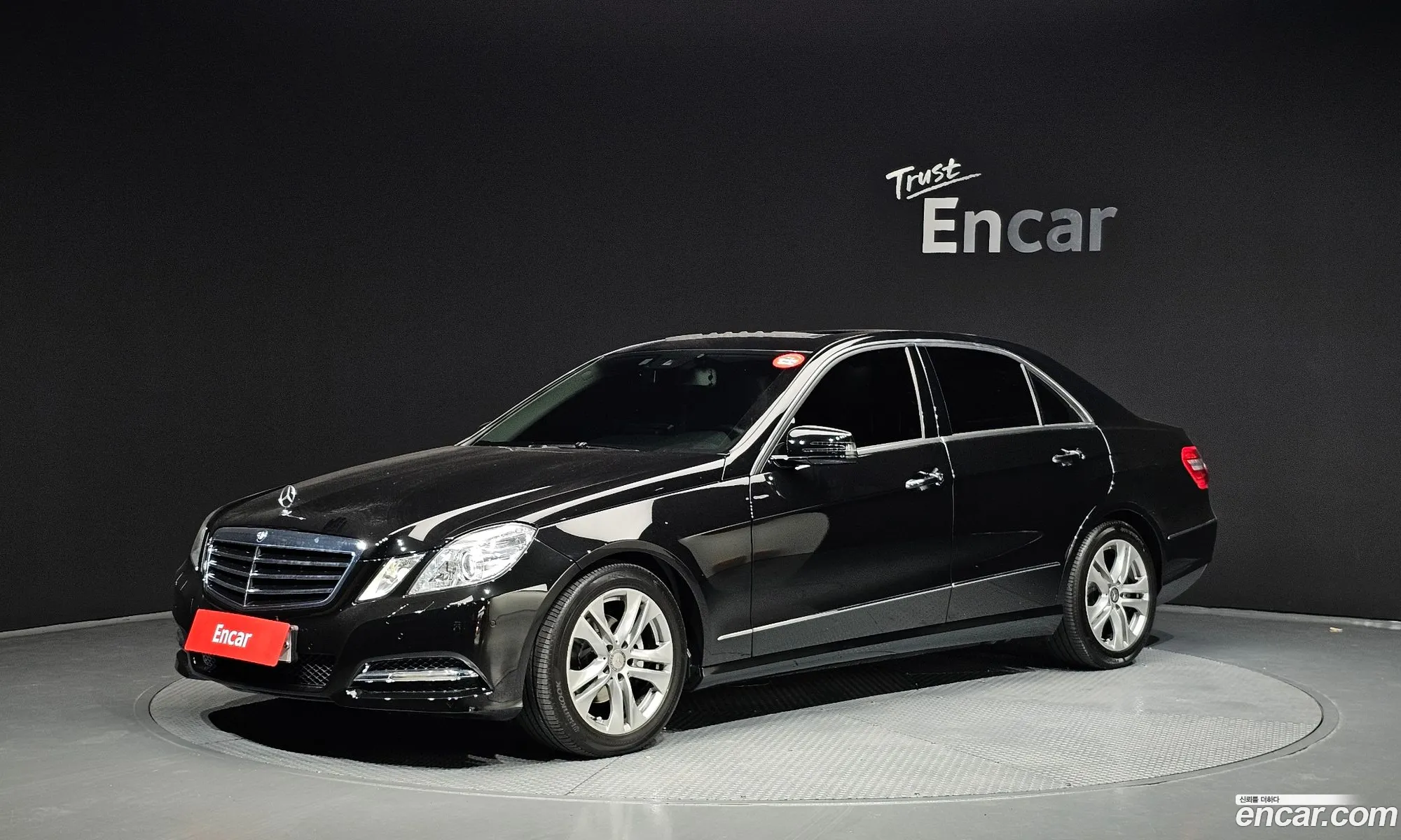 Mercedes-Benz E-Class W212 2013 WDDHF0CB1DA748745 — 19