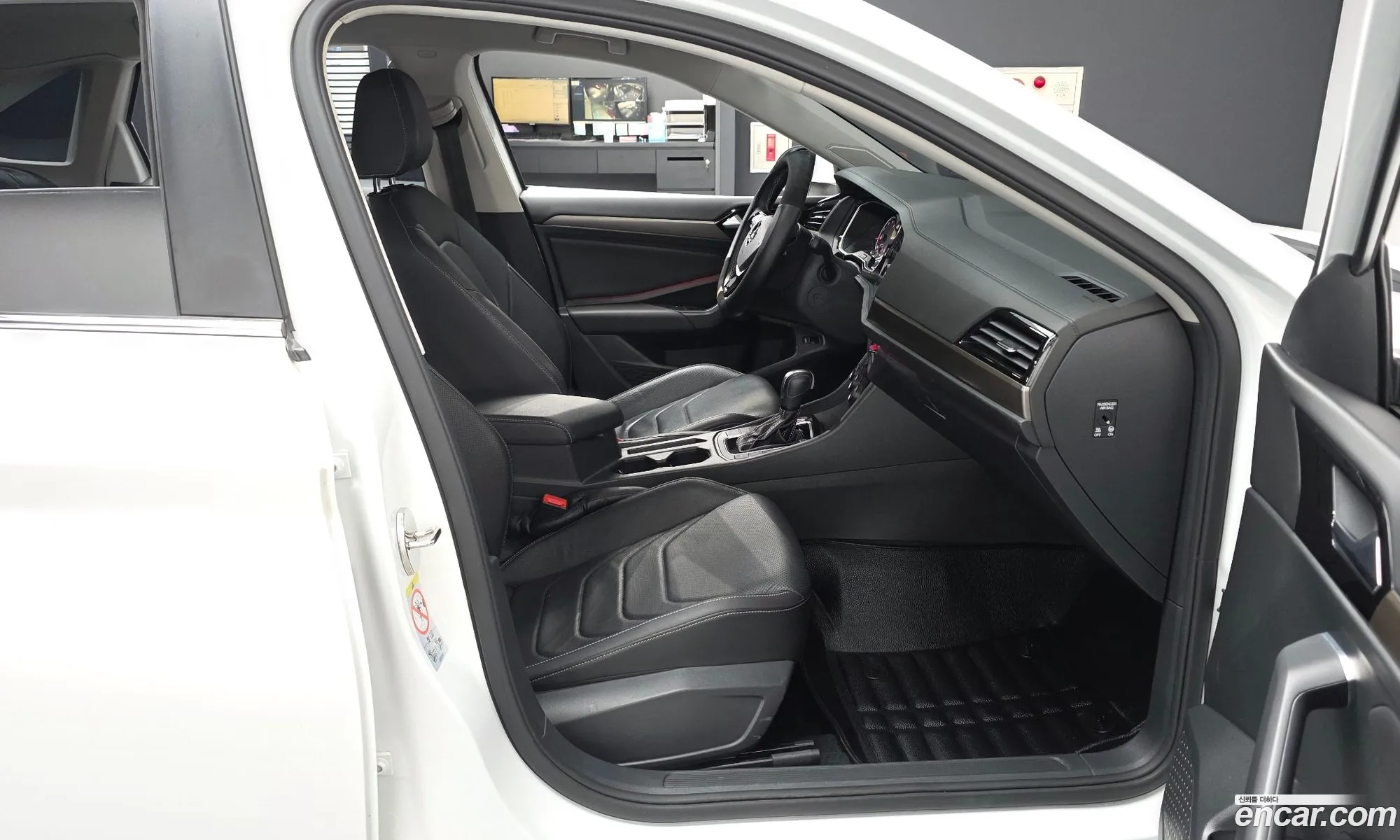 Volkswagen Jetta 7th Gen 2021 — 10
