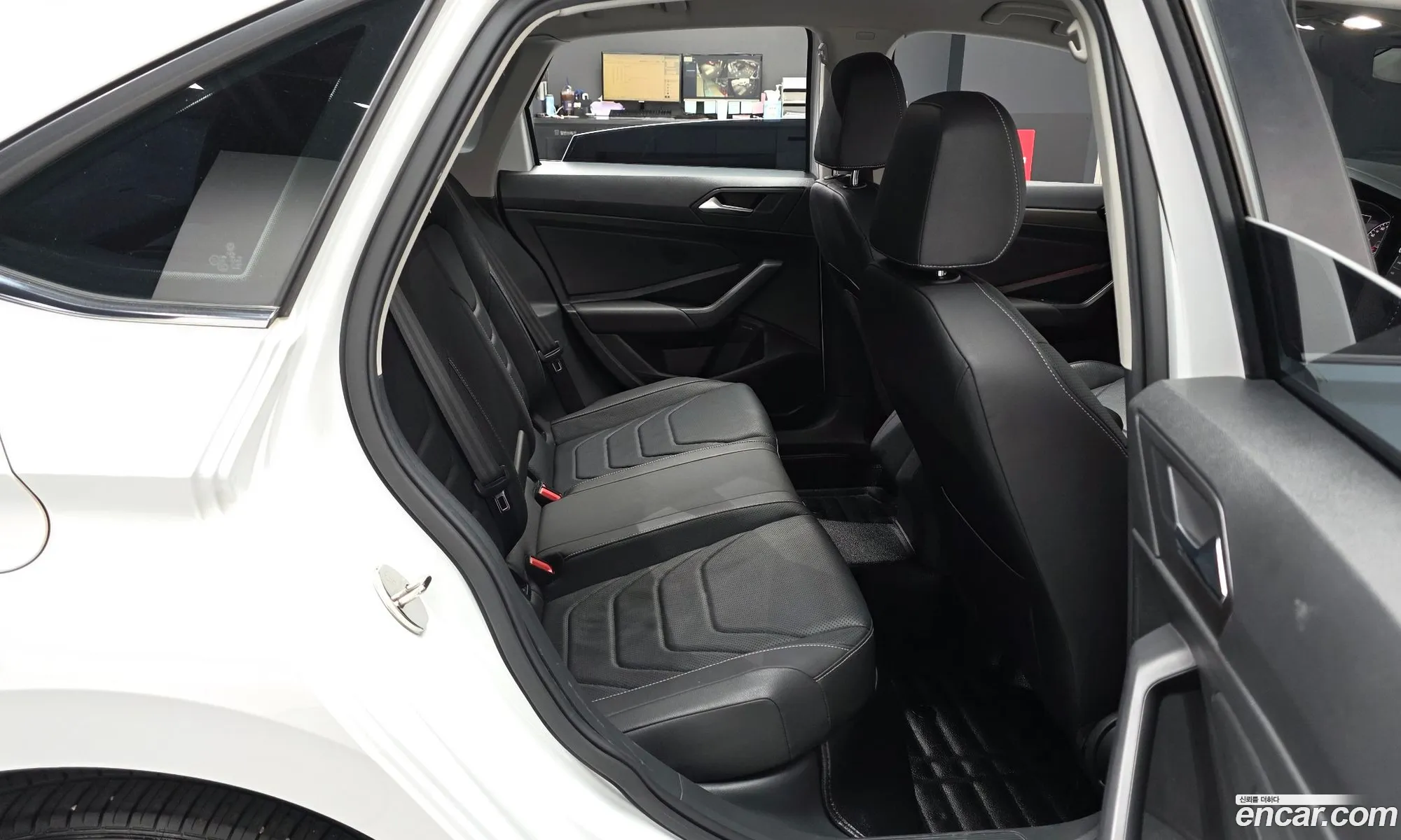 Volkswagen Jetta 7th Gen 2021 — 4