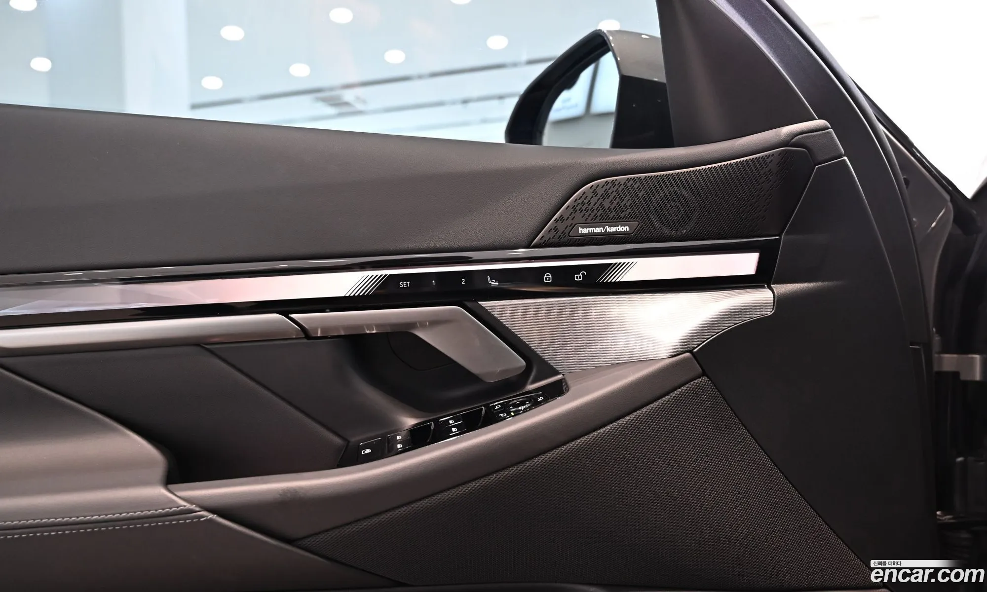 BMW 5 Series 2025 — 13