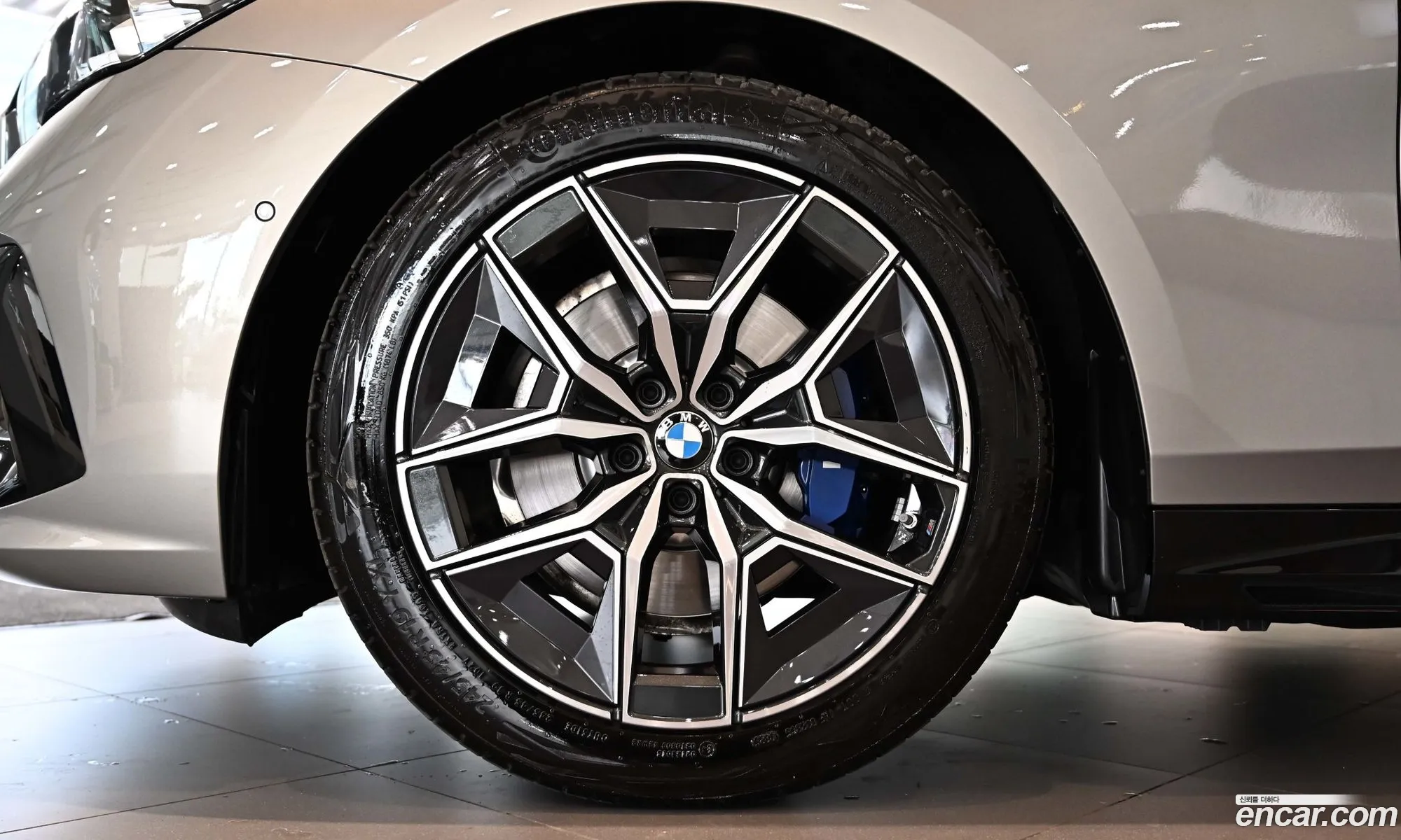 BMW 5 Series 2025 — 11