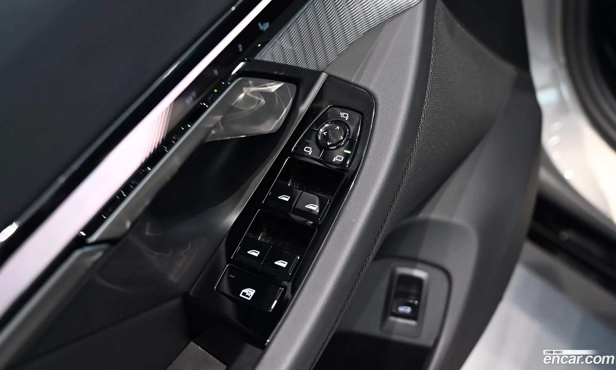 BMW 5 Series 2025 — 12