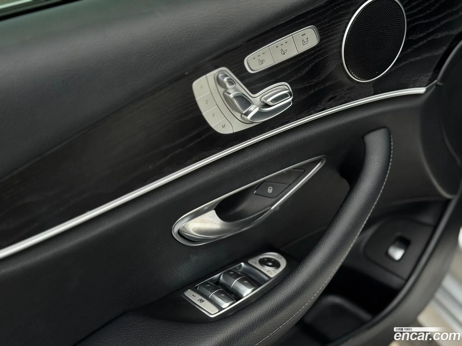 Mercedes-Benz E-Class W213 2016 — 12