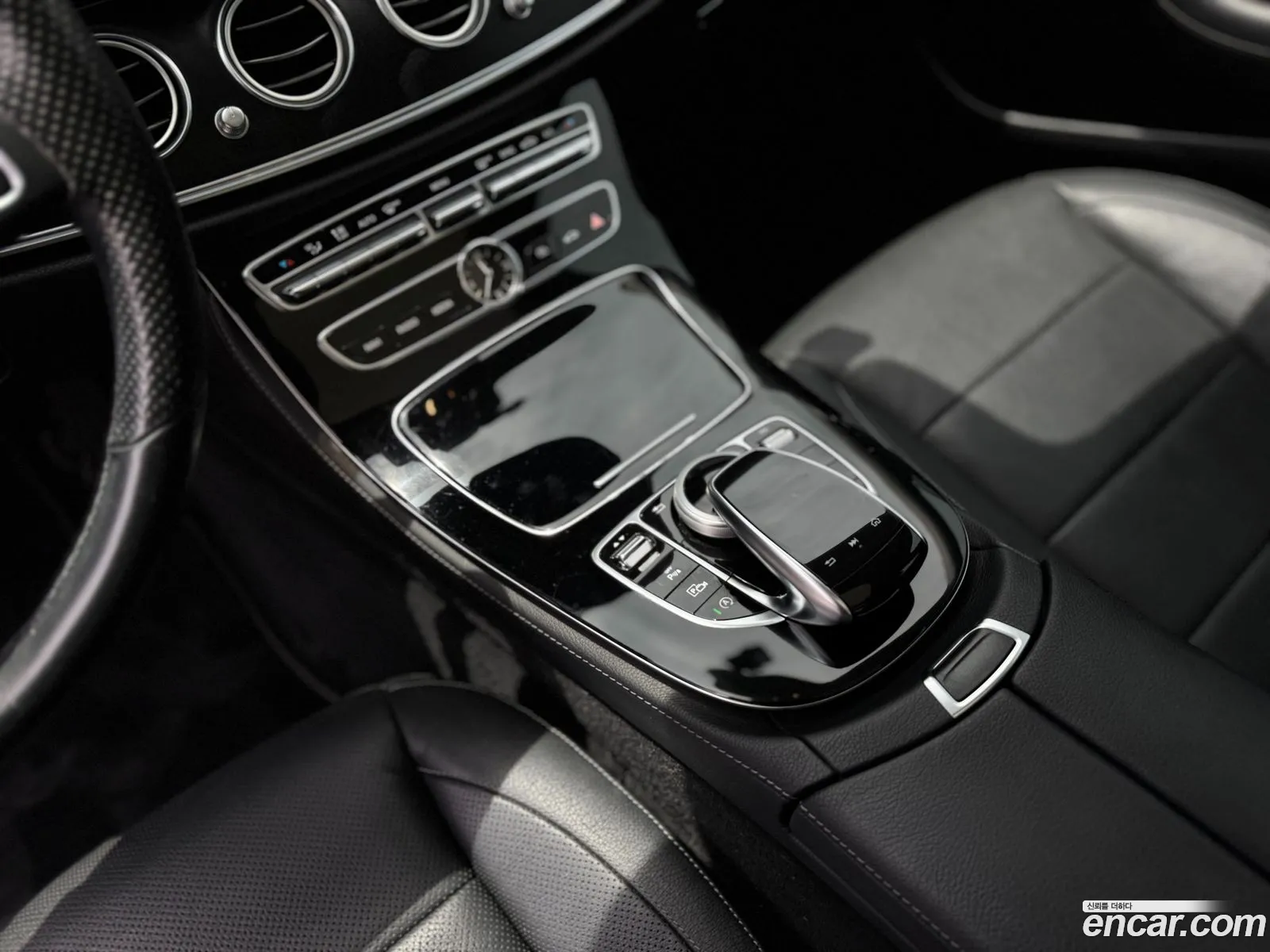 Mercedes-Benz E-Class W213 2016 — 17