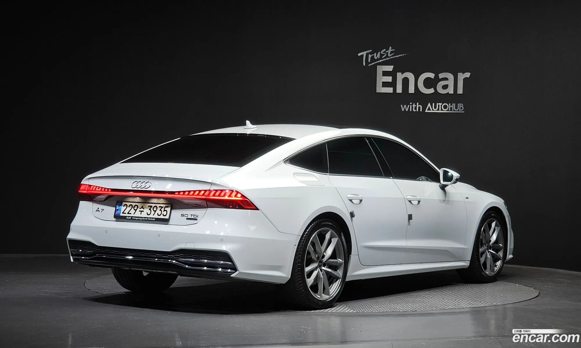 Audi A7 2021 WAUZZZF26MN017997 — 2