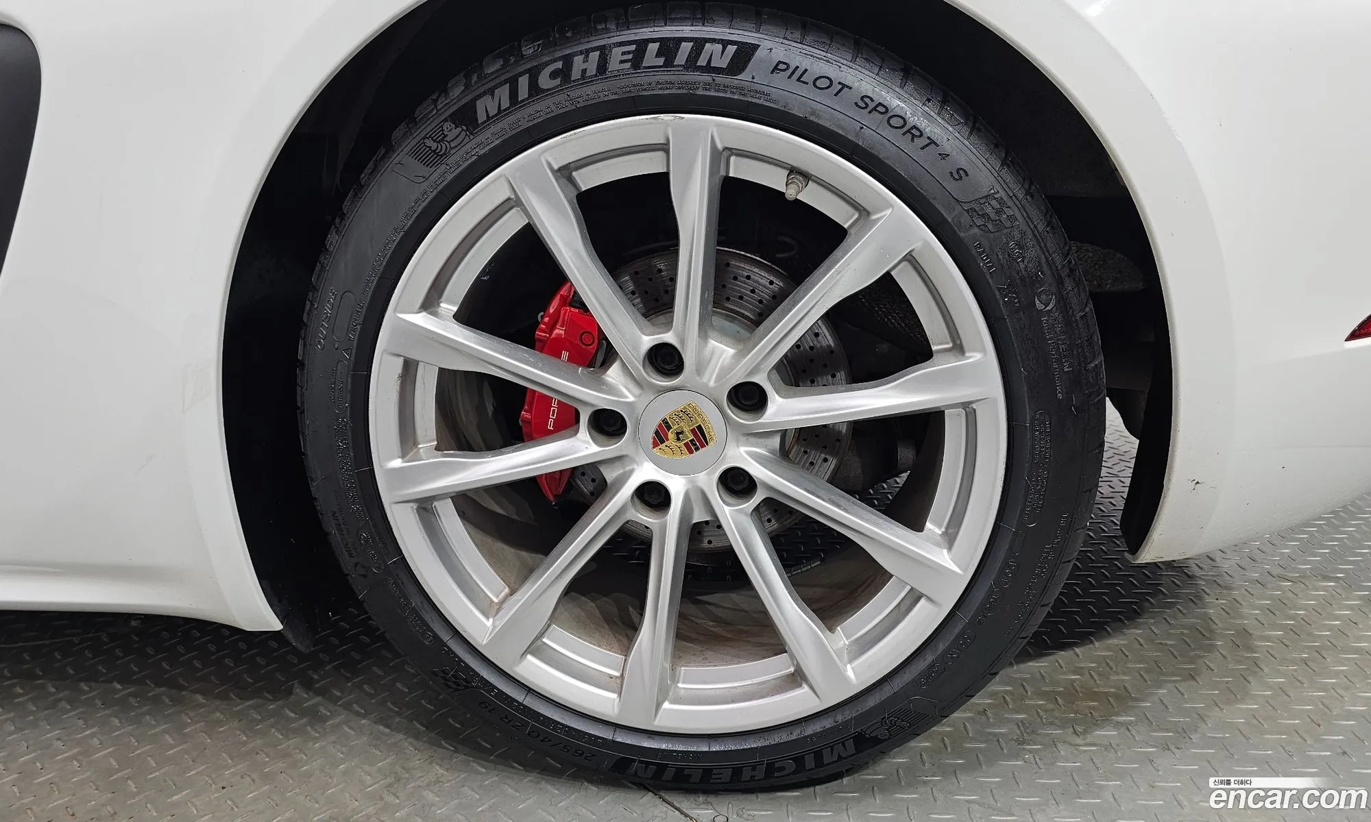 Porsche 718 Boxster 2018 WP0CB2980JS228291 — 29