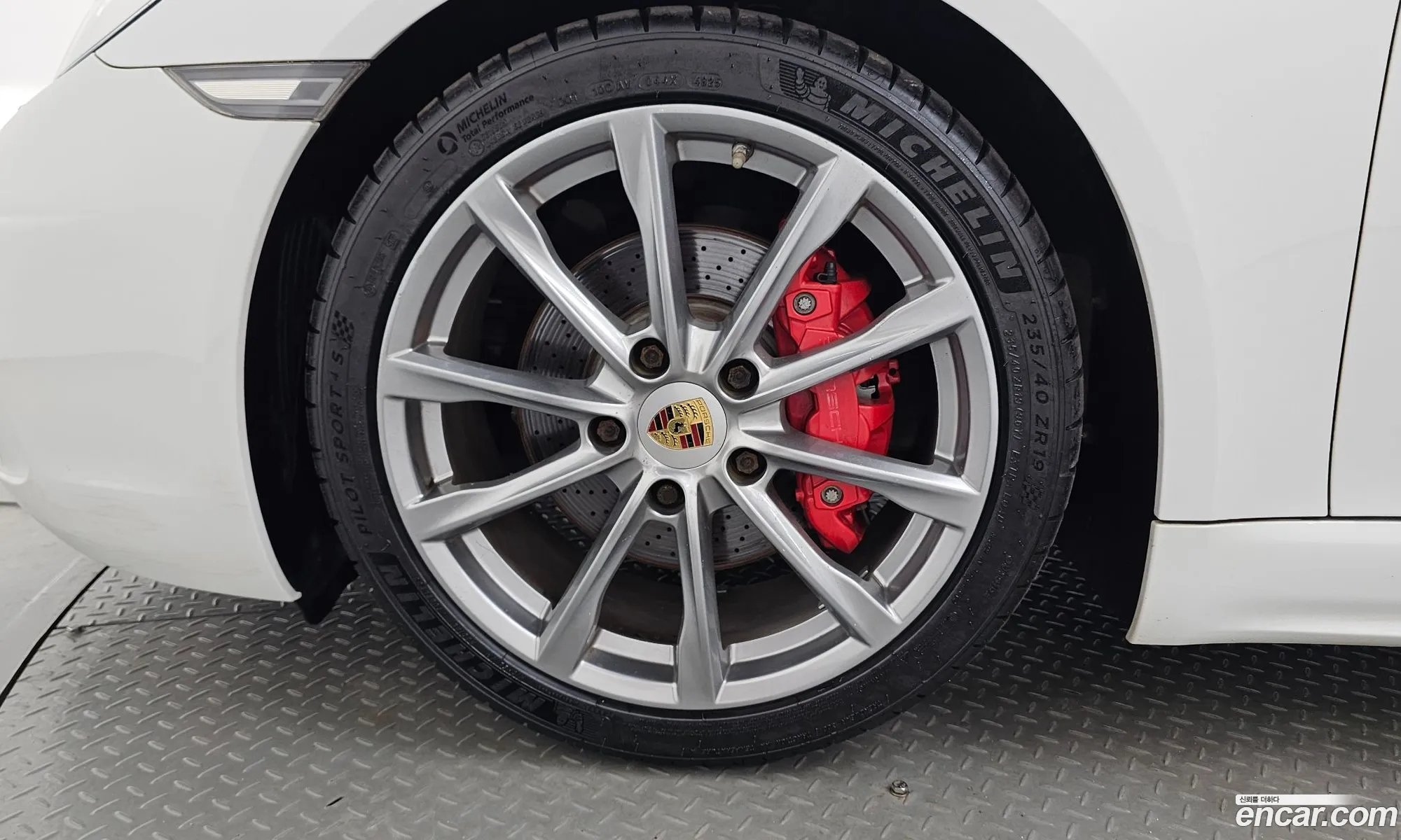 Porsche 718 Boxster 2018 WP0CB2980JS228291 — 26