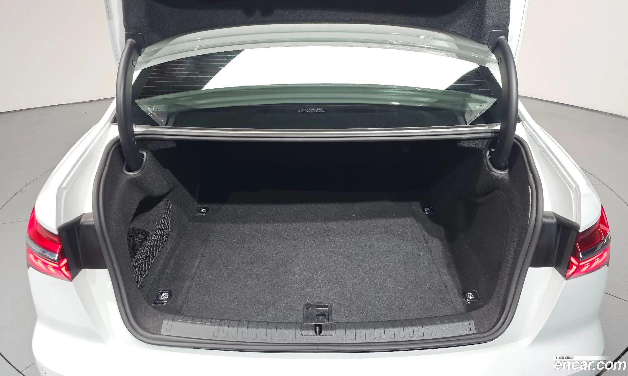 Audi A6 2021 WAUZZZF22MN023294 — 23