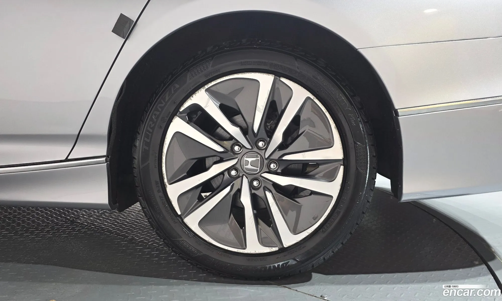 Honda Accord 10th Gen 2019 1HGCV3690KA510864 — 25