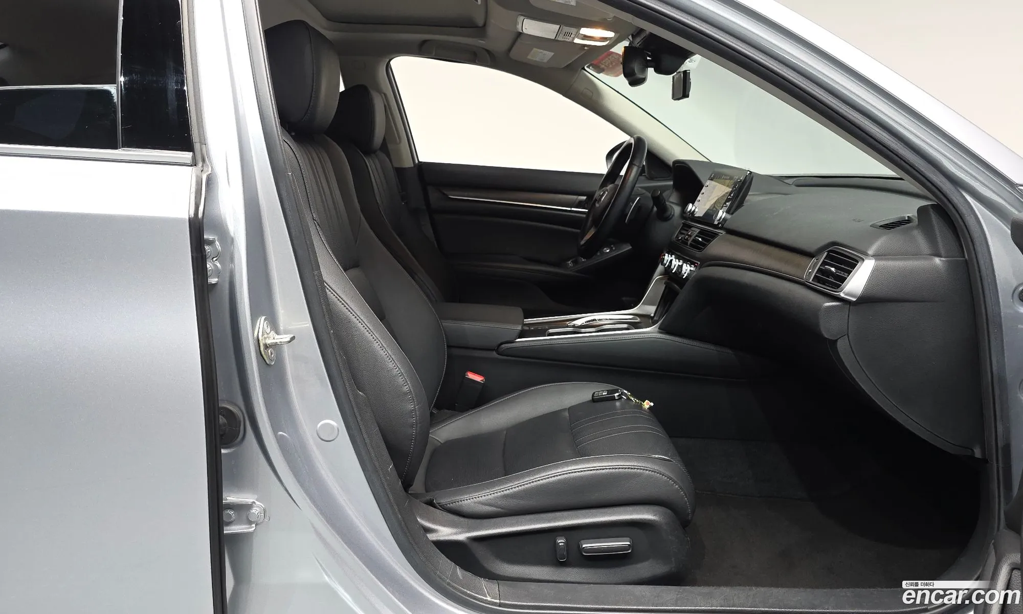 Honda Accord 10th Gen 2019 1HGCV3690KA510864 — 21