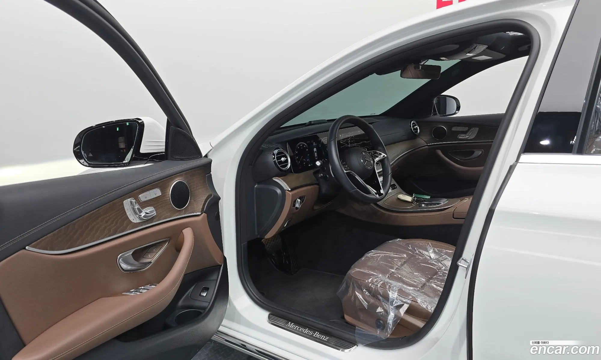 Mercedes-Benz E-Class W213 2022 — 13