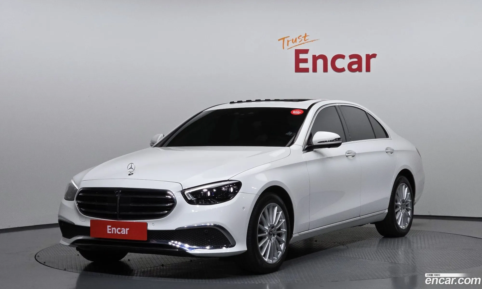 Mercedes-Benz E-Class W213 2022 — 28