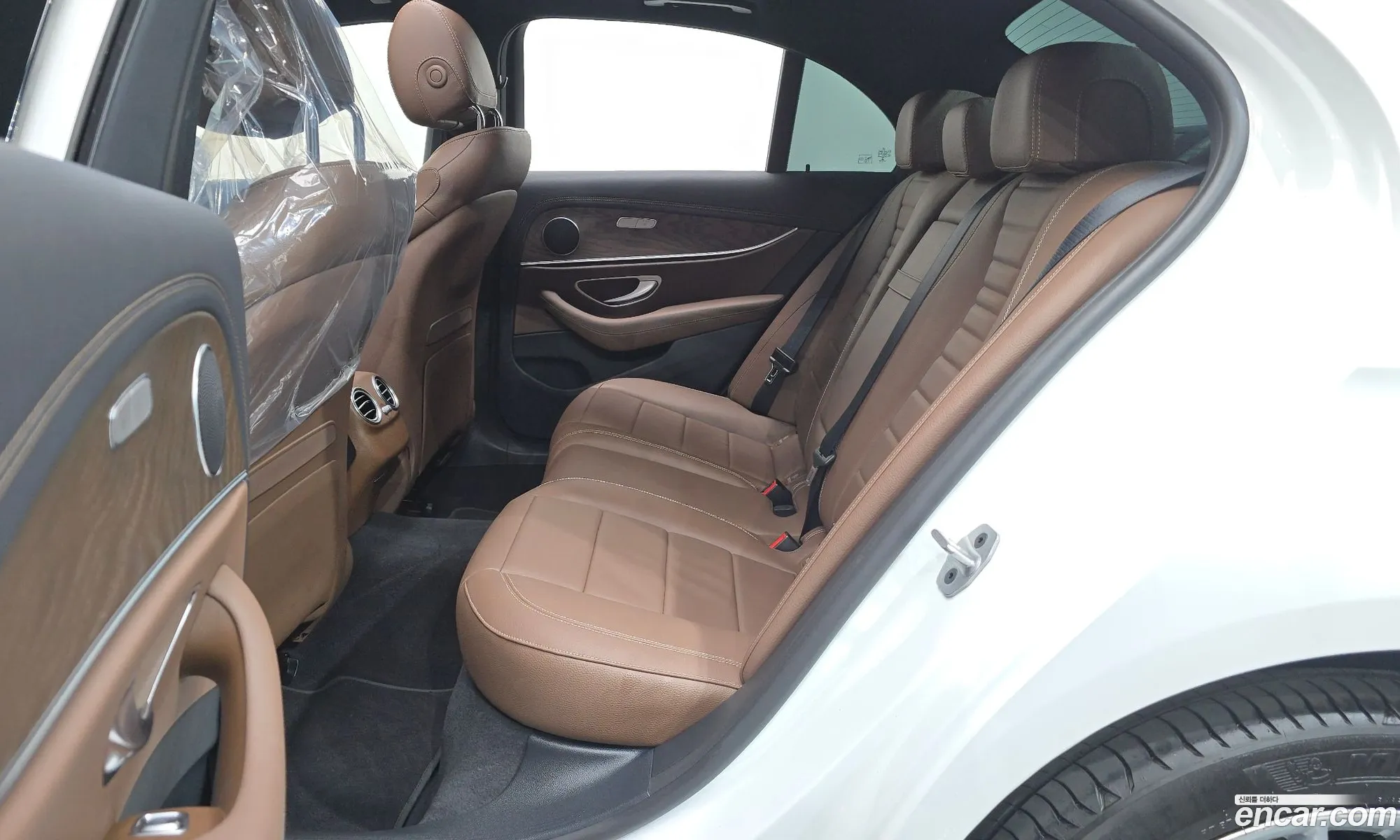 Mercedes-Benz E-Class W213 2022 — 25