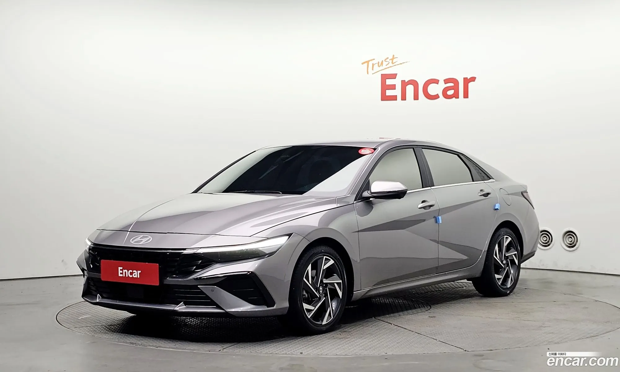 Hyundai Elantra Hybrid 2023 — 2