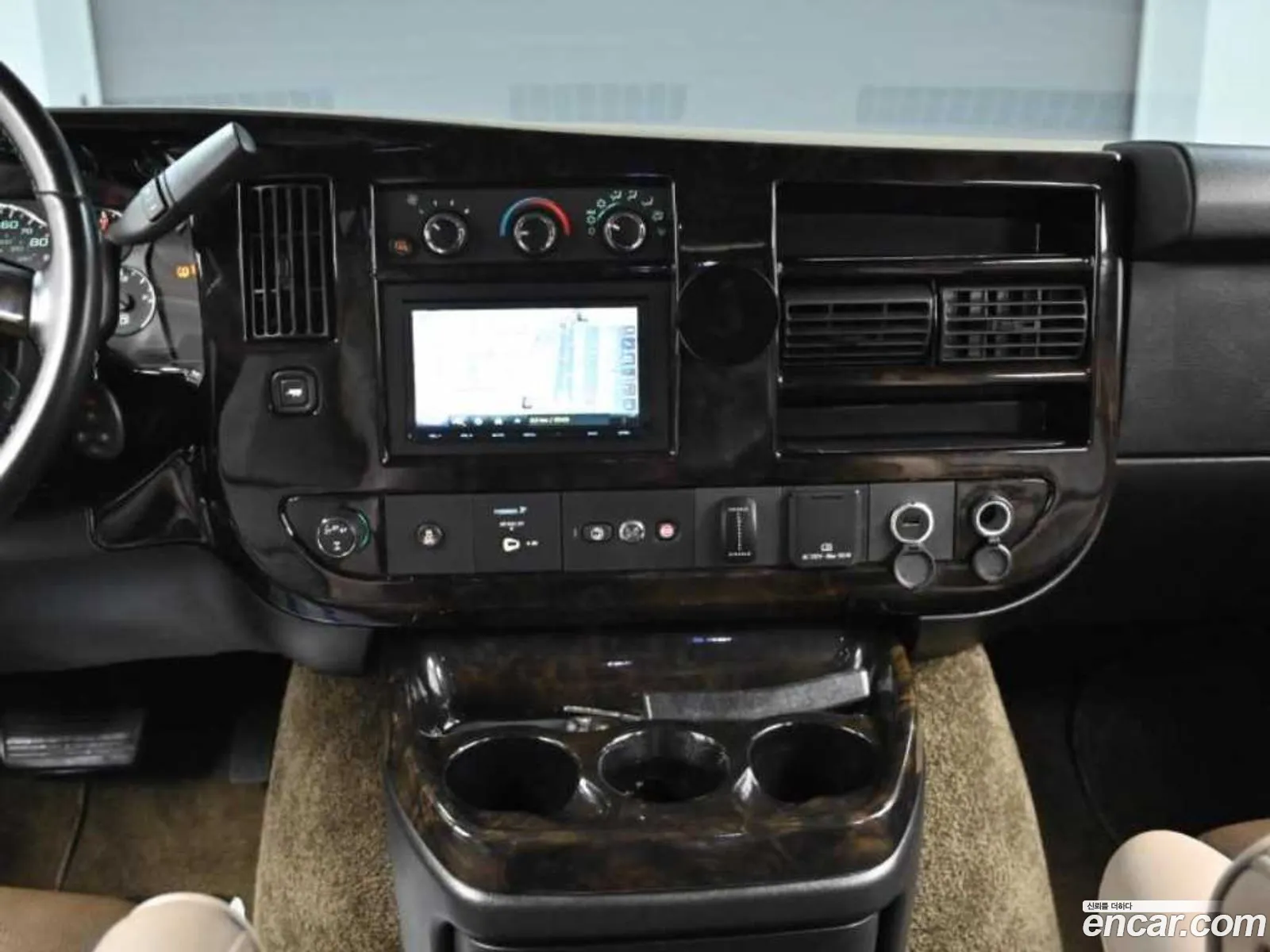 Chevrolet Express Van 2018 — 11