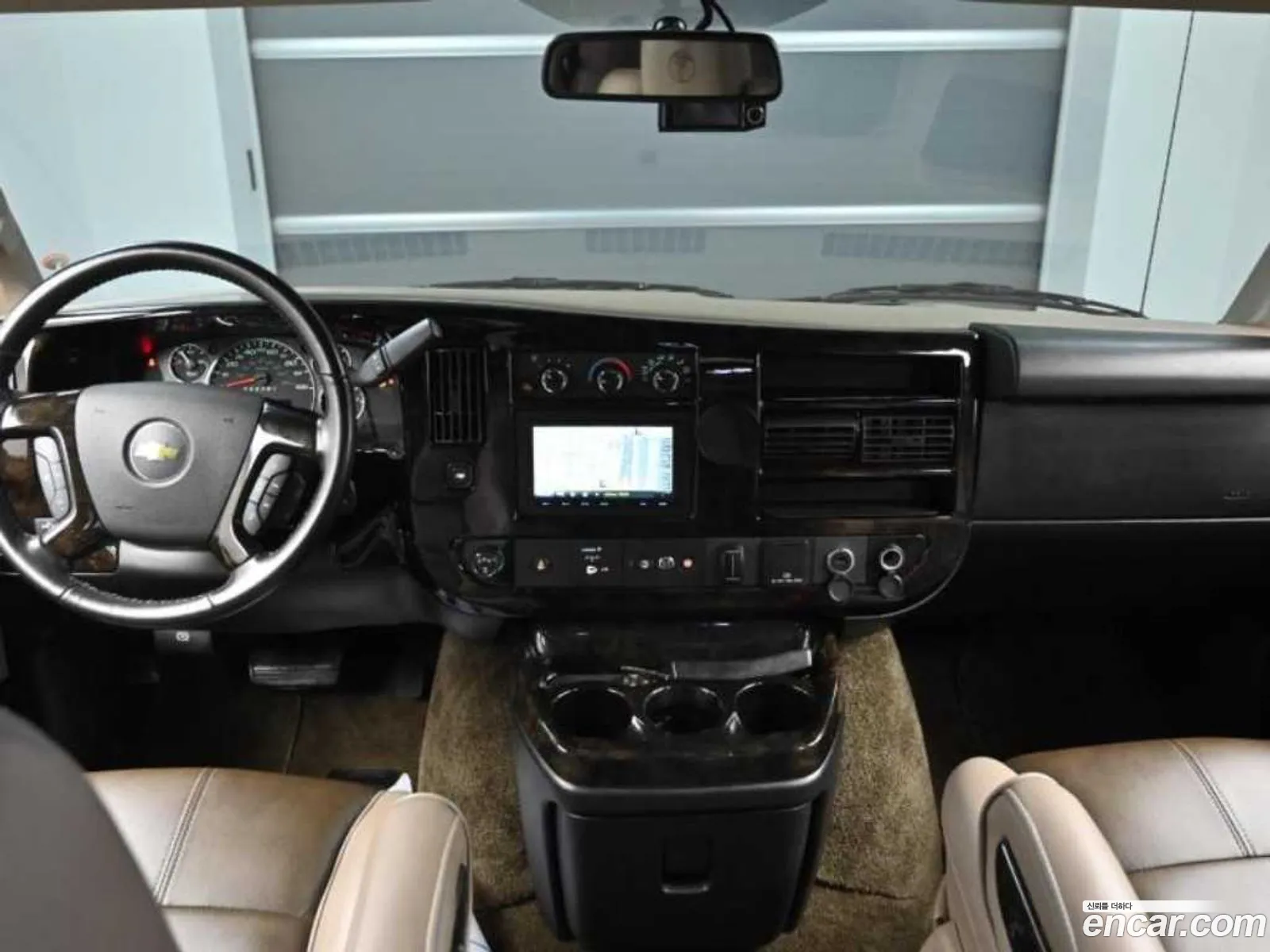 Chevrolet Express Van 2018 — 14