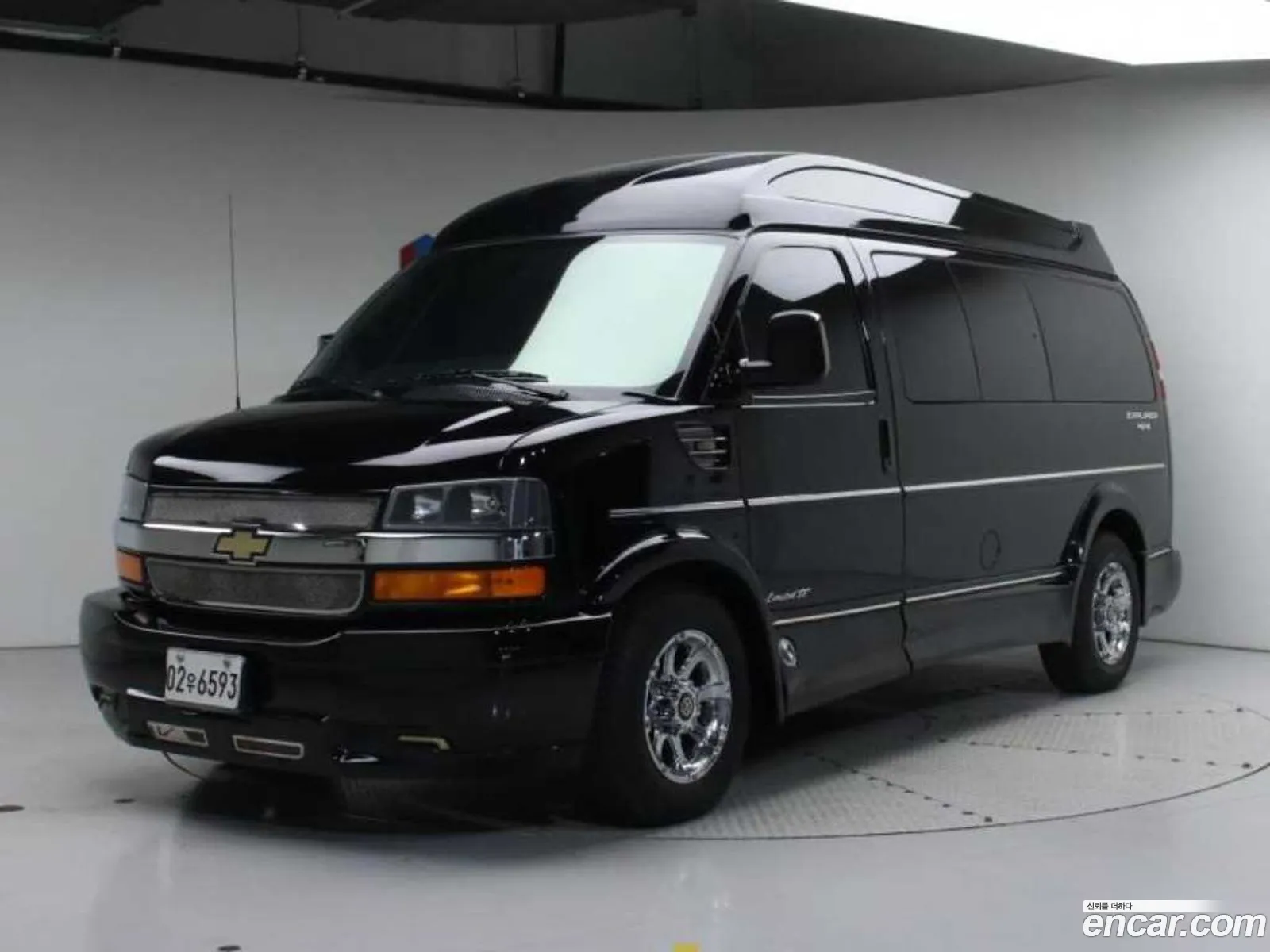 Chevrolet Express Van 2018 — 19