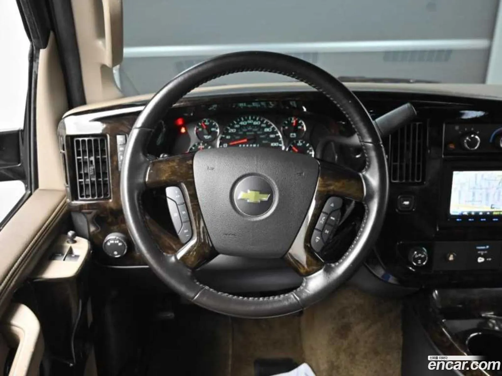Chevrolet Express Van 2018 — 17