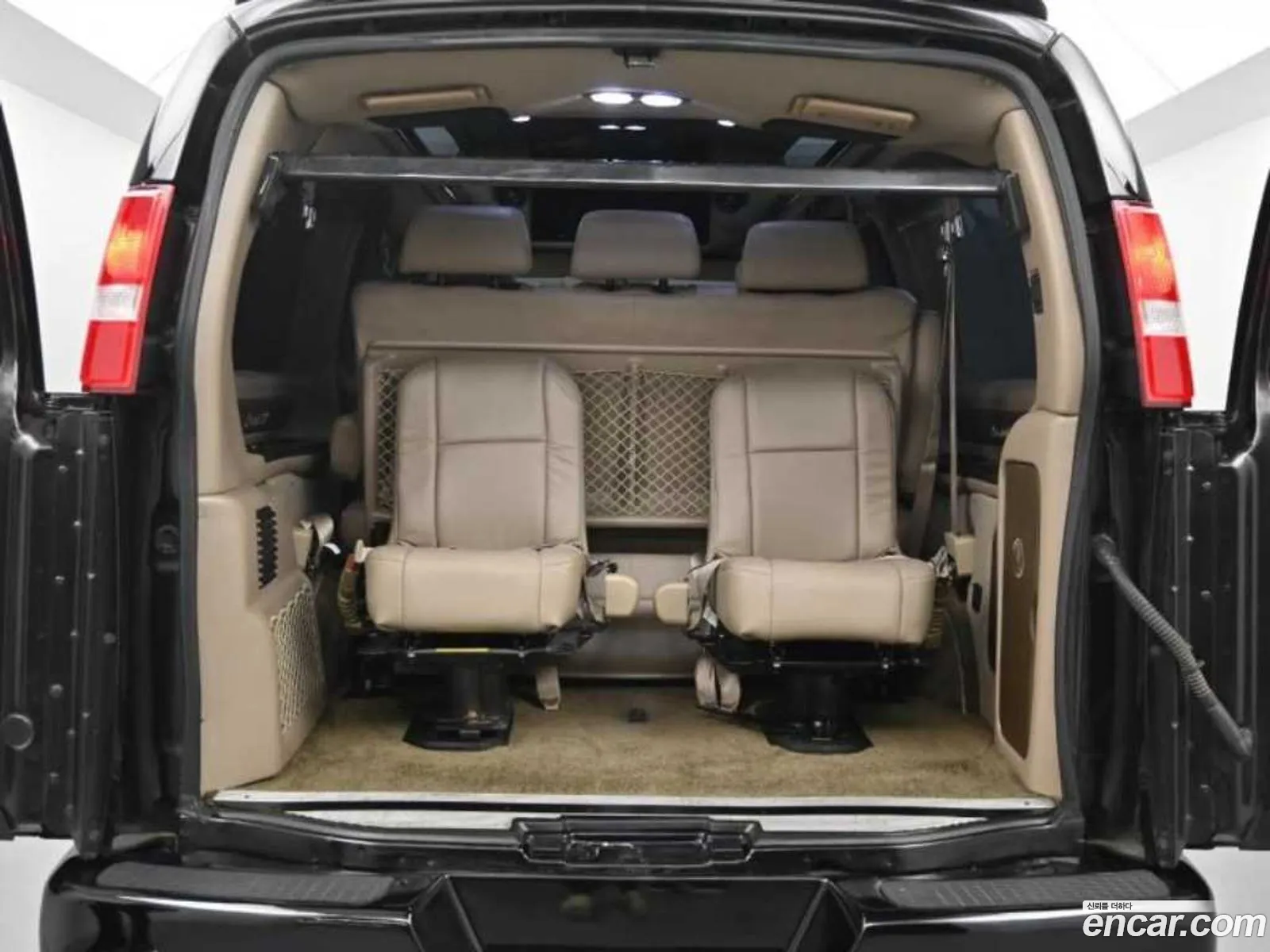 Chevrolet Express Van 2018 — 7