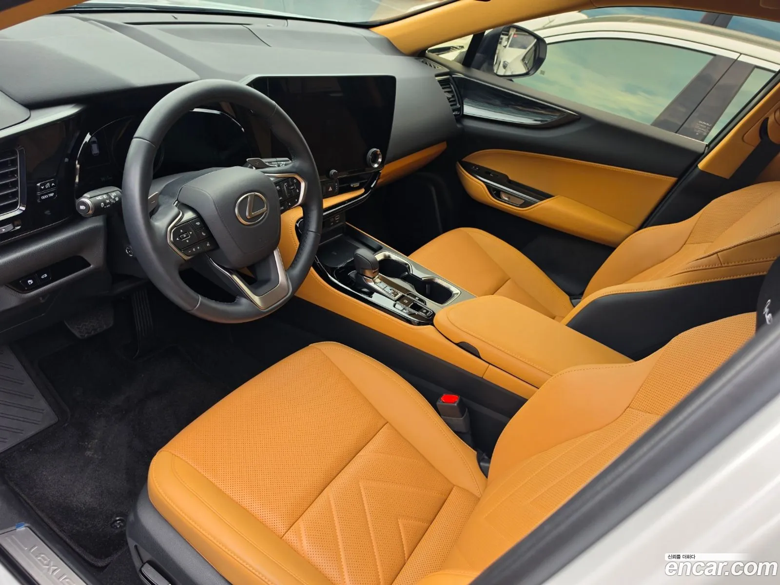 Lexus NX350h 2025 — 8