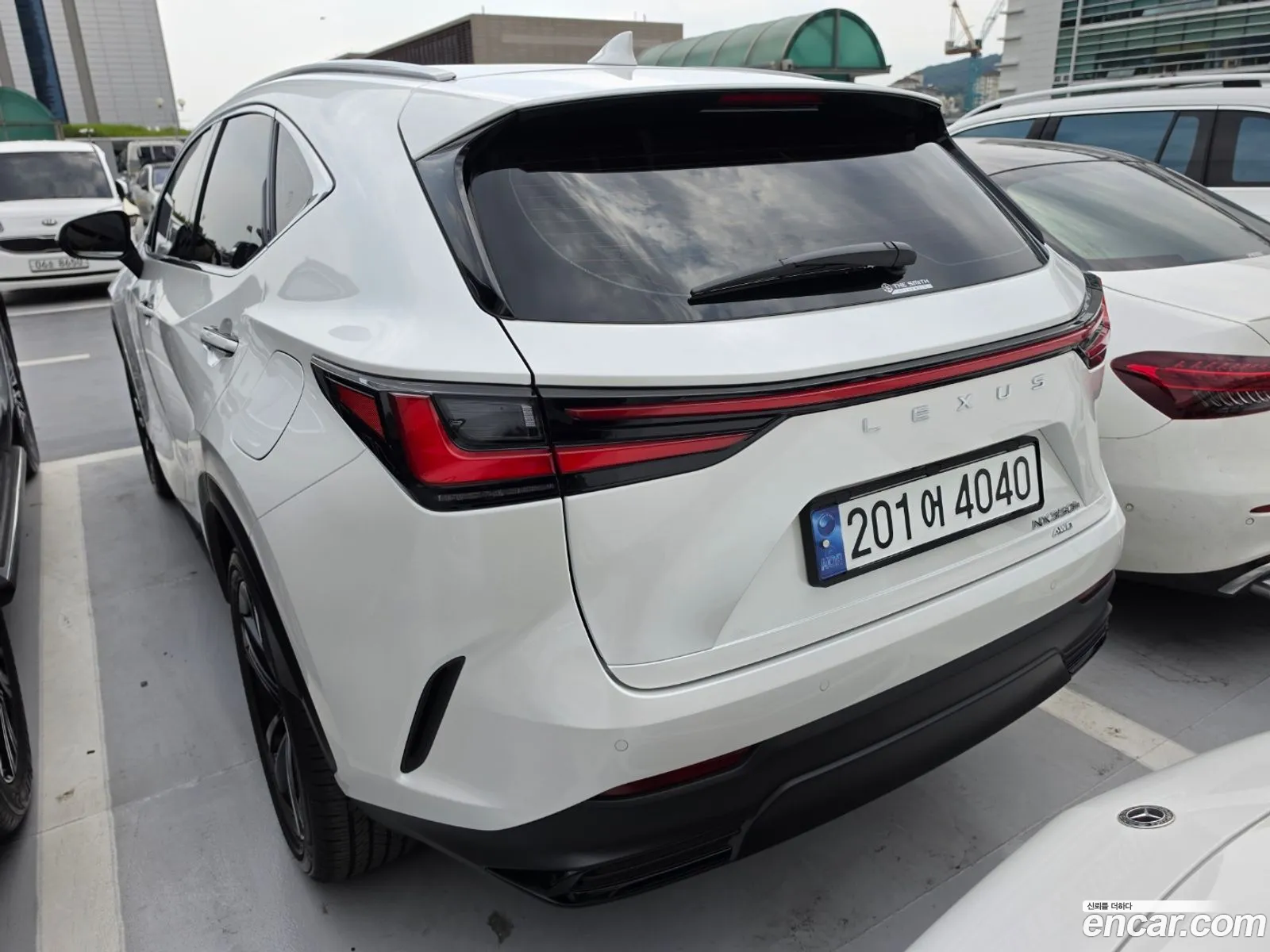 Lexus NX350h 2025 — 10