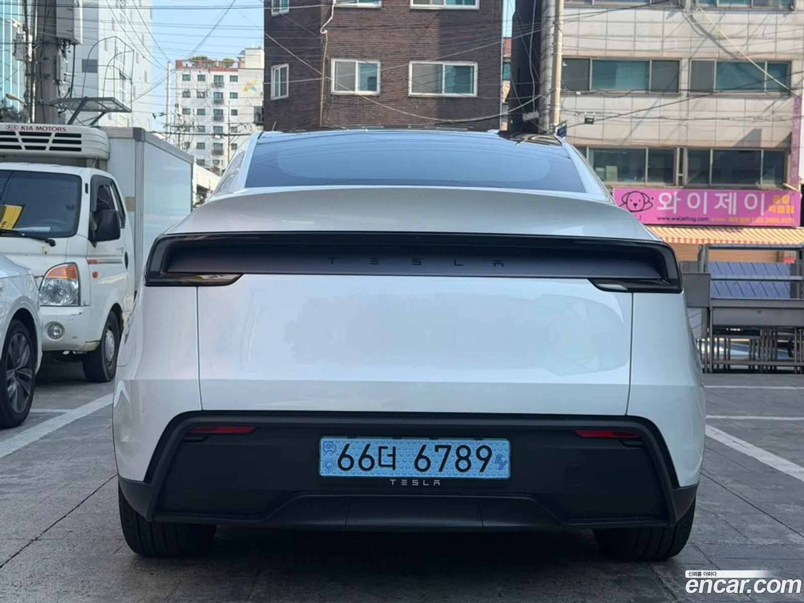 Tesla Model Y 2026 — 4