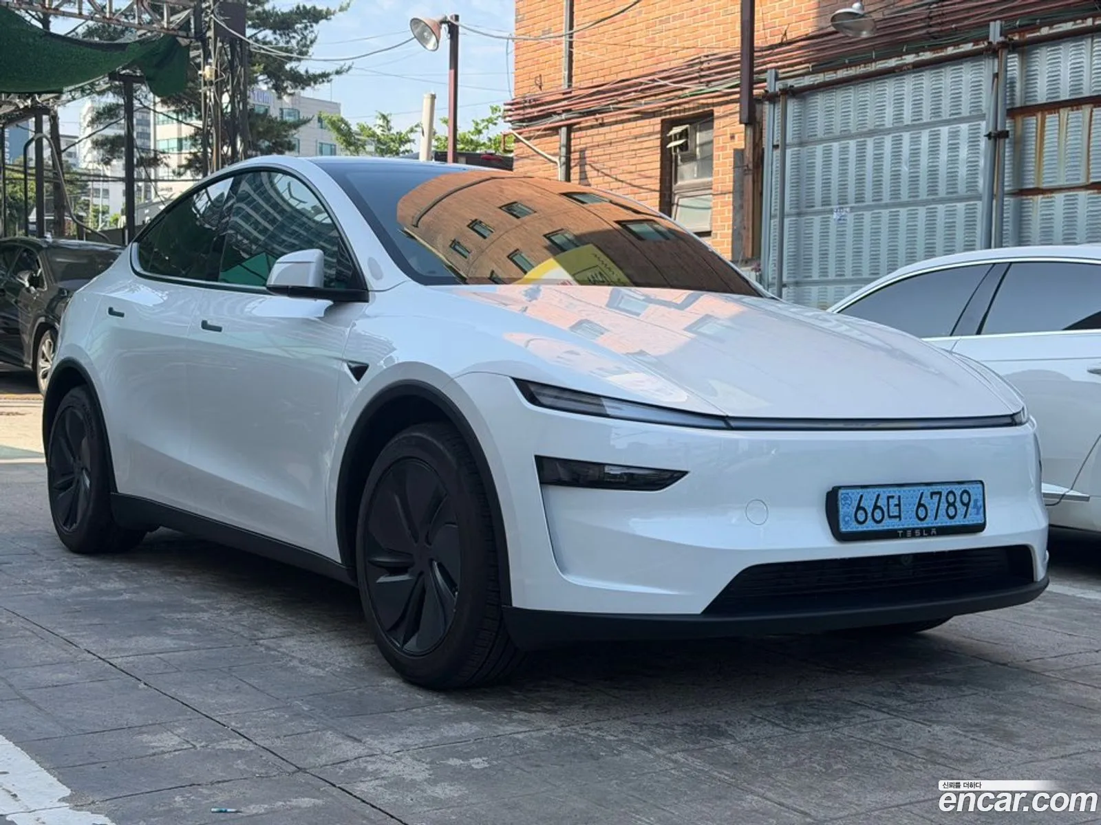 Tesla Model Y 2026 — 3