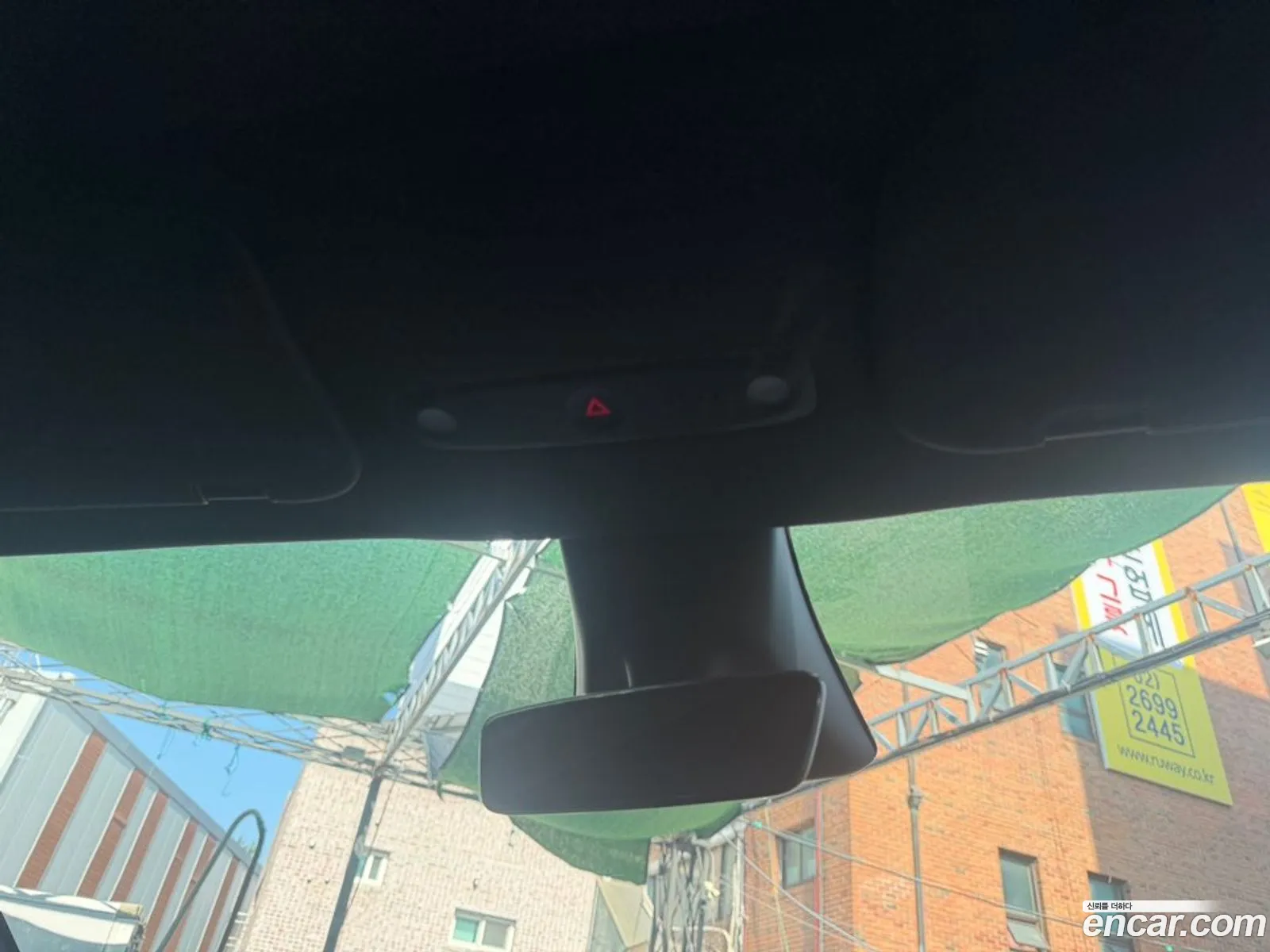 Tesla Model Y 2026 — 10