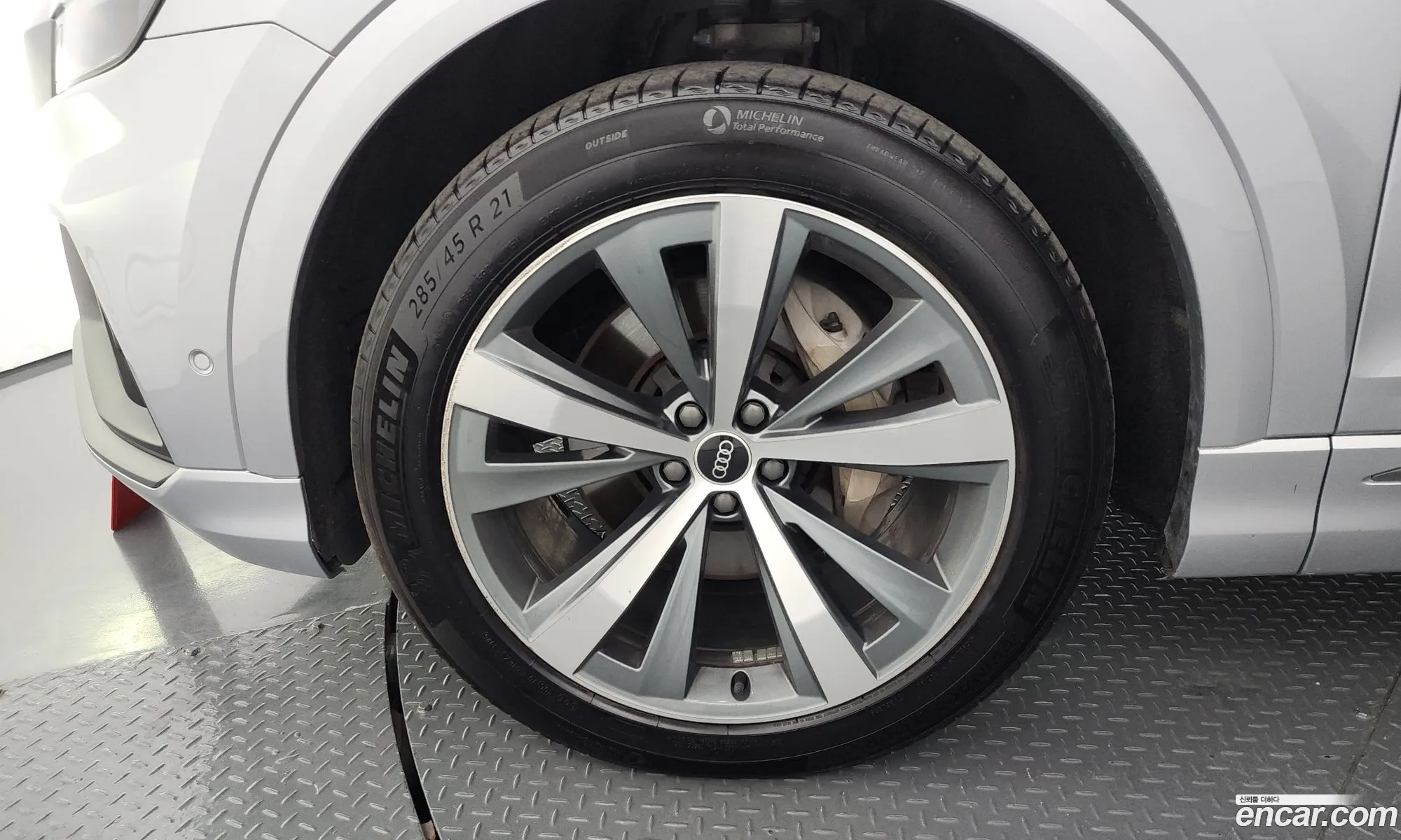 Audi Q8 2021 WAUZZZF13ND003439 — 37