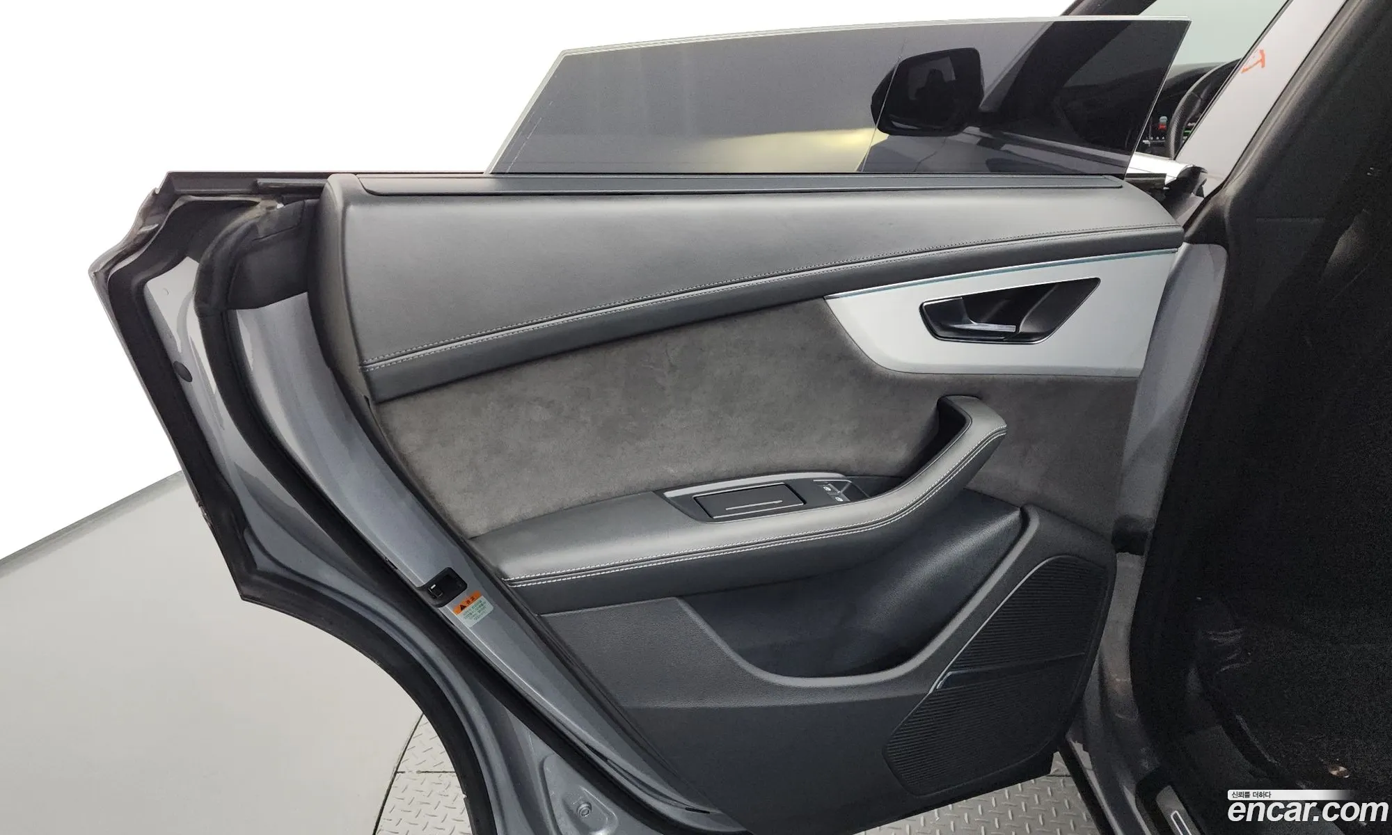 Audi Q8 2021 WAUZZZF13ND003439 — 2
