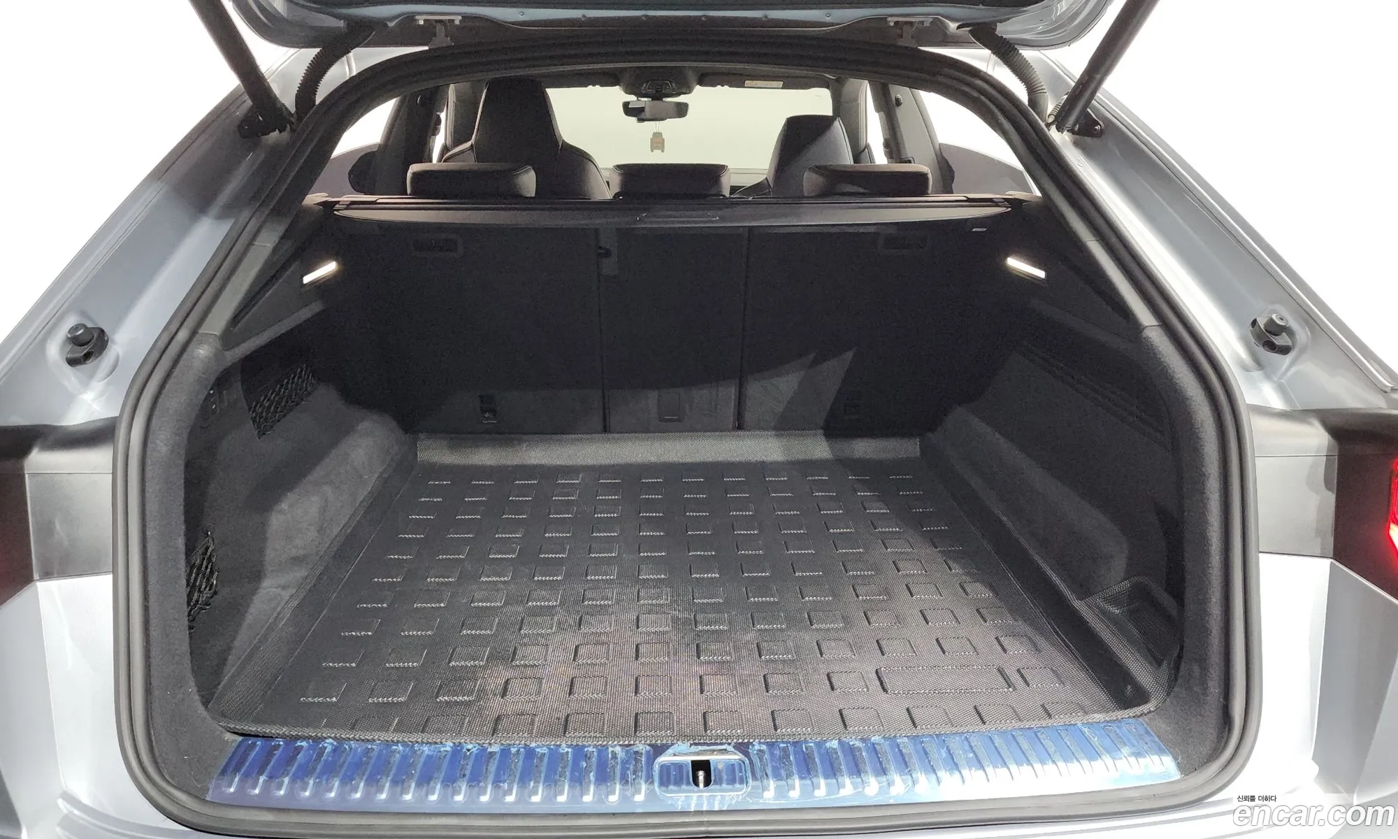 Audi Q8 2021 WAUZZZF13ND003439 — 21