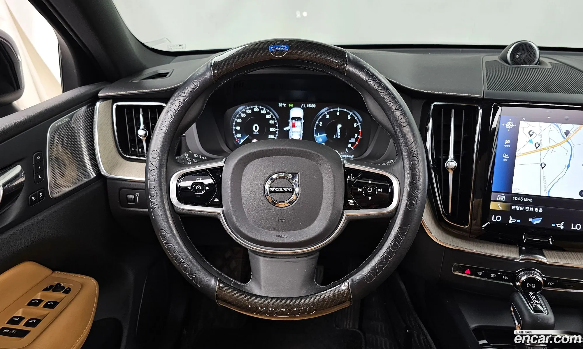 Volvo XC60 2020 YV1UZA22CL1464456 — 17