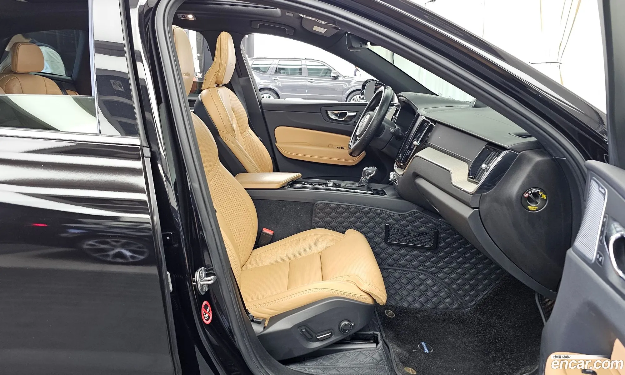 Volvo XC60 2020 YV1UZA22CL1464456 — 8