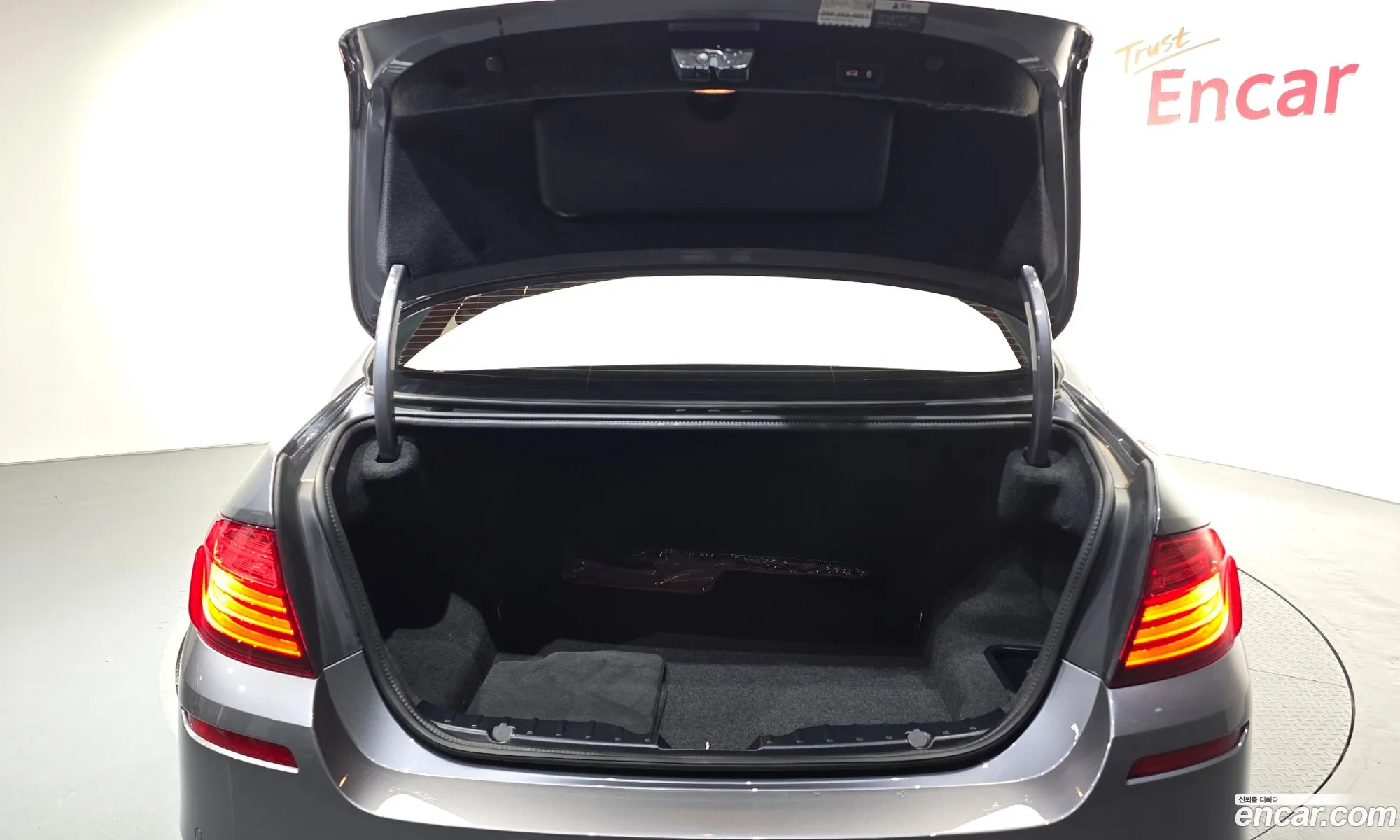 BMW 5 Series 2016 WBA5E710XGG159122 — 12