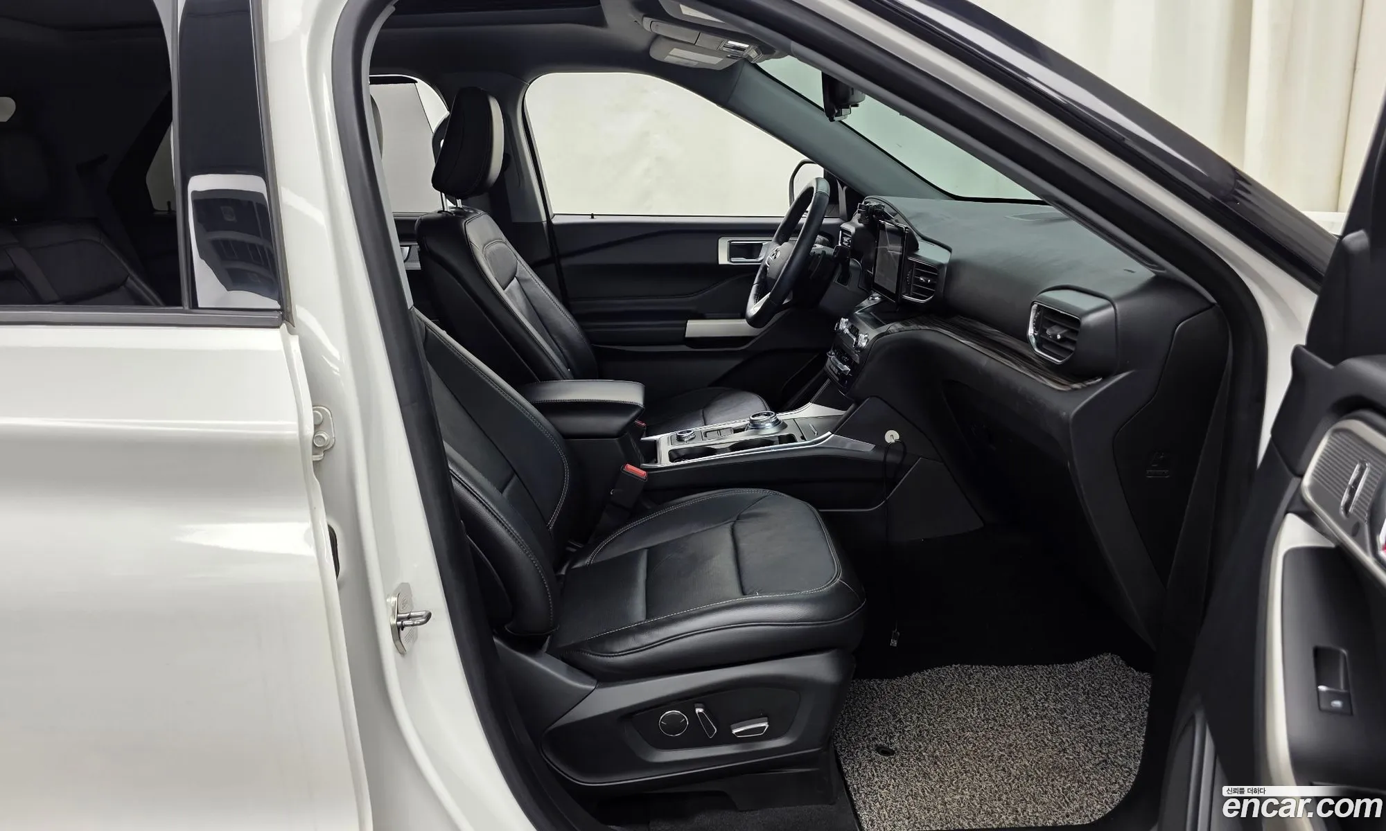 Ford Explorer 6th Gen 2020 1FMSK8FH2LGC71308 — 17