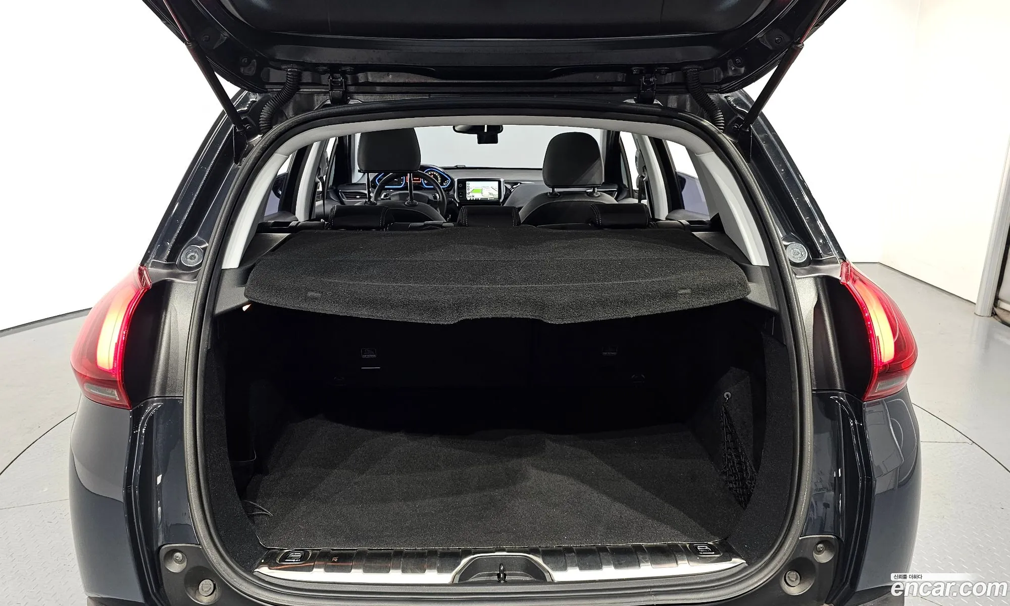 Peugeot 2008 2017 VF3CUBHYMHY001479 — 8