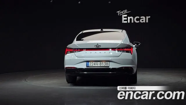 Hyundai Elantra Hybrid 2022 — 3