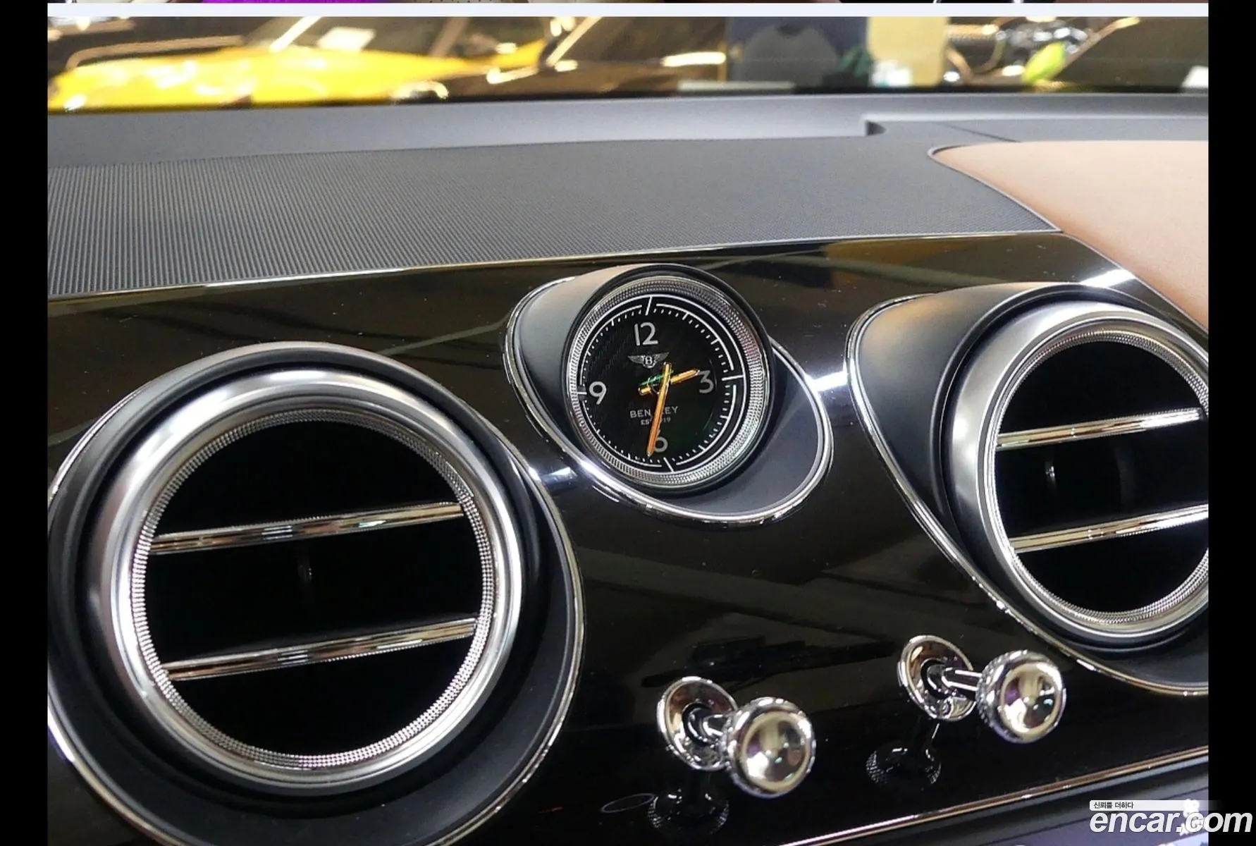 Bentley Bentayga 2017 — 12