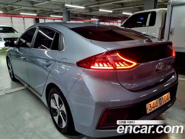 Hyundai Ioniq Electric 2016 — 3