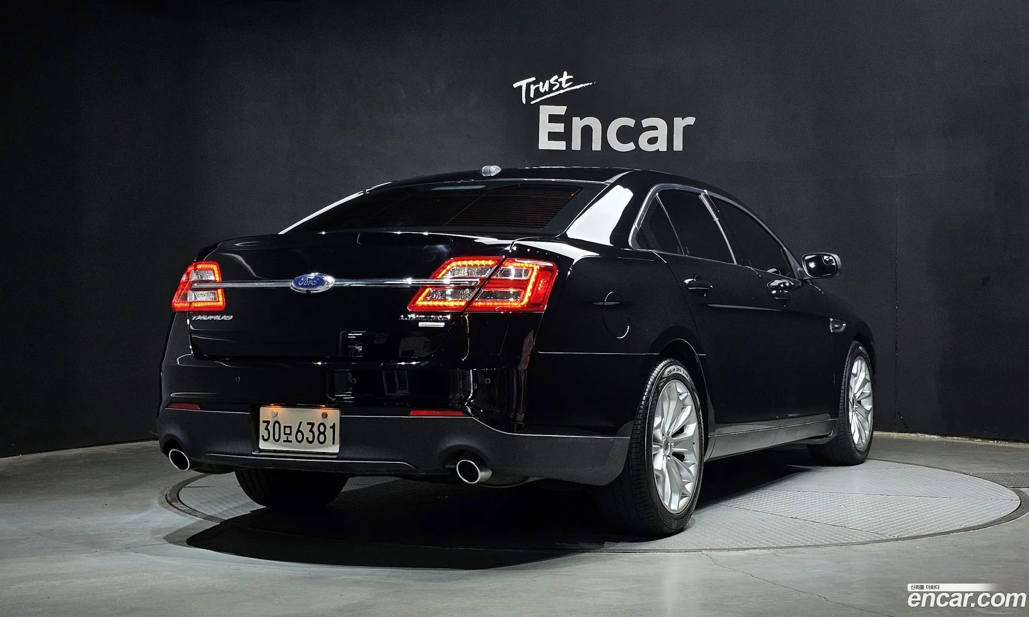 Ford Taurus 2016 1FAHP2F90GG137432 — 16