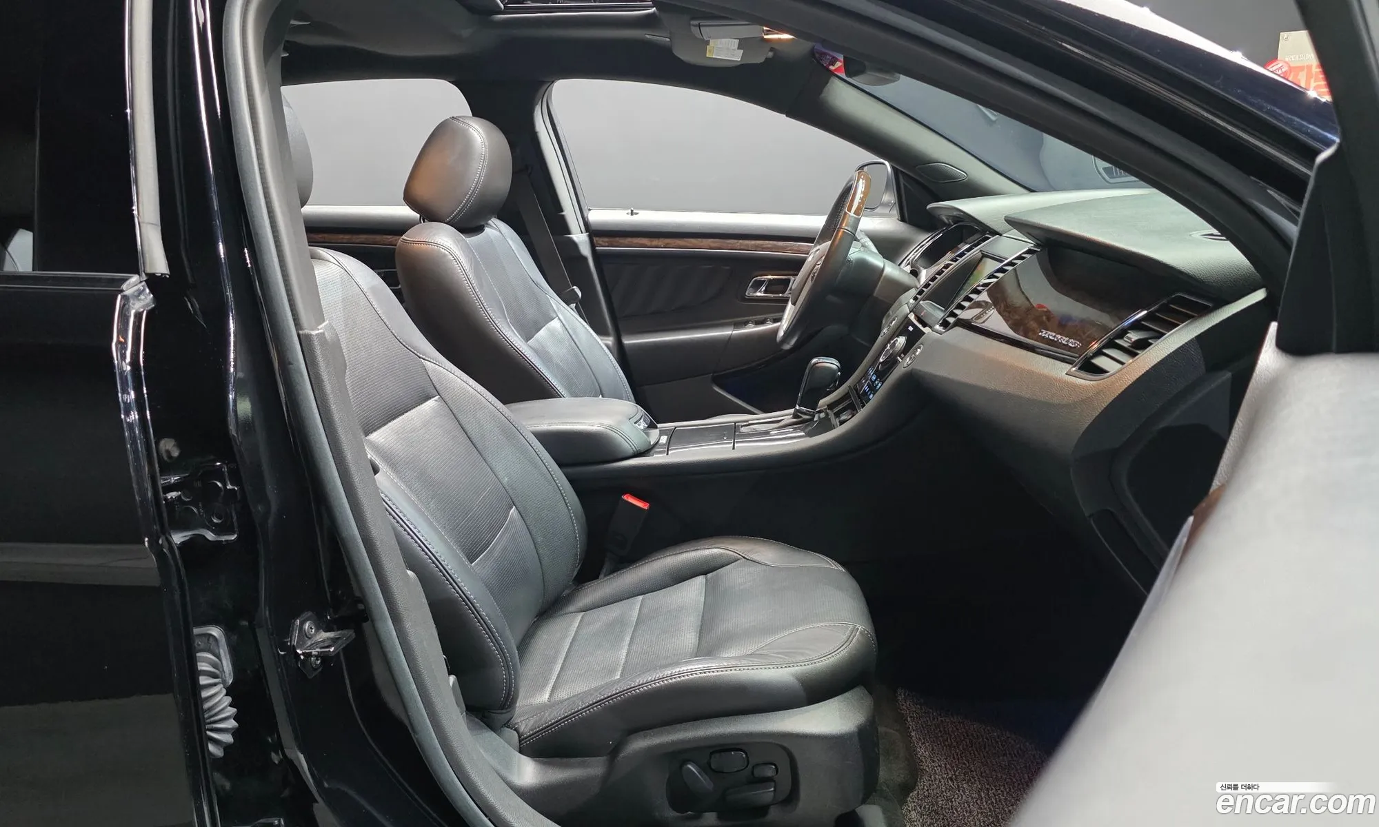Ford Taurus 2016 1FAHP2F90GG137432 — 19